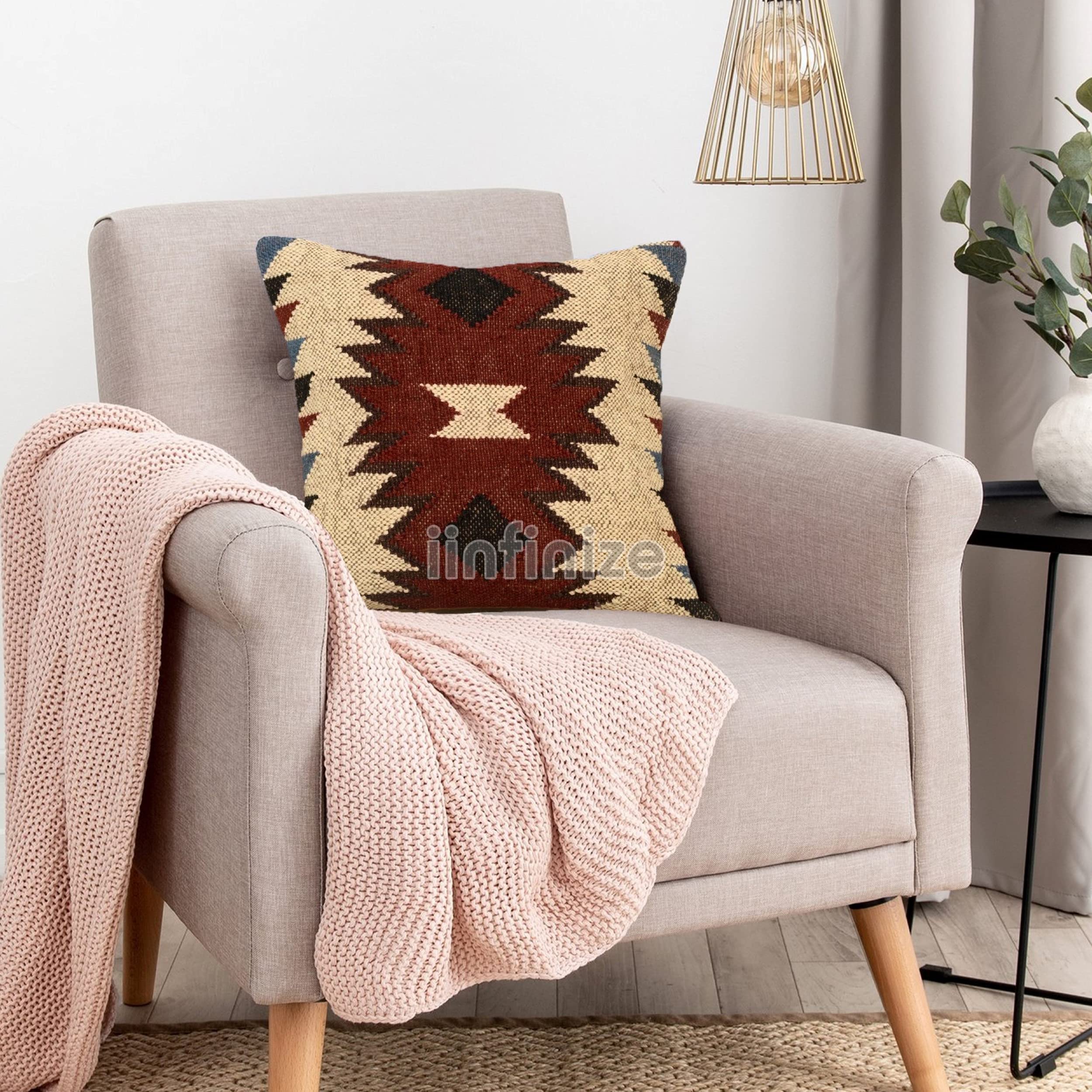 Housse de coussin en laine pour canapé ambiance bohème rustique salon