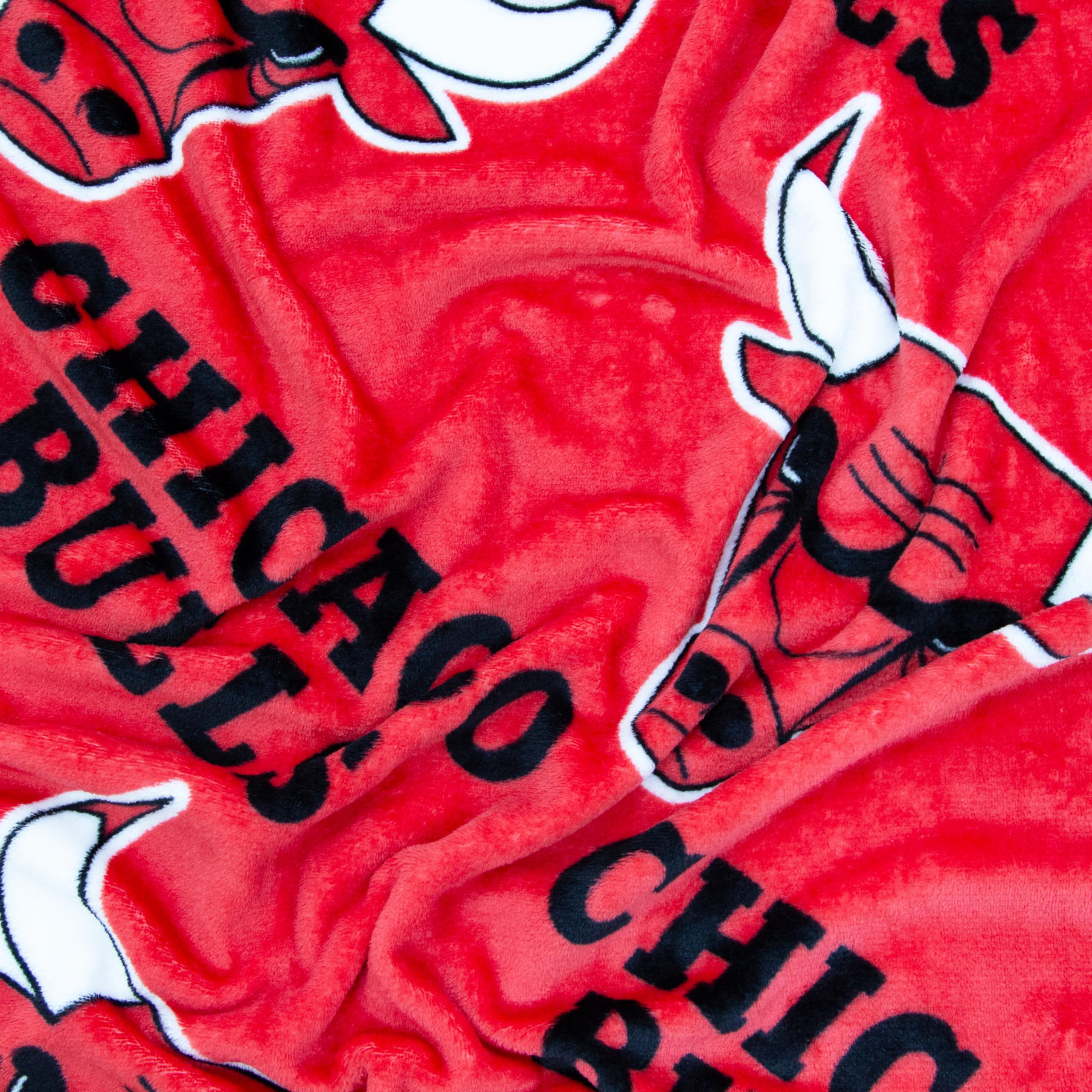 Character World Couverture Polaire Officielle NBA | Super Douce, Motif Chicago Bulls | Chaude et Super Douce au Toucher | Parfaite pour la Maison, la Chambre, Les soirées Pyjama et Le Camping | 100 x