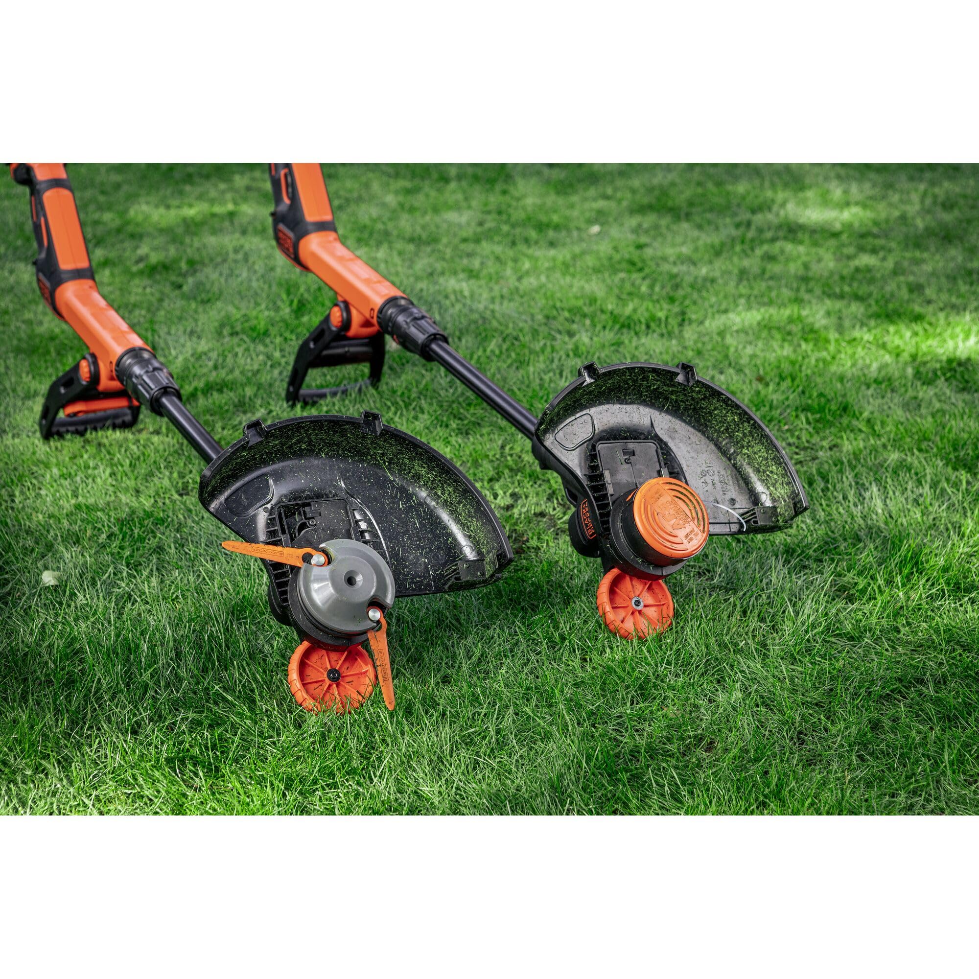 BLACK+DECKER BCST918D1 akumulatorowa podkaszarka do trawy 18 V (szerokość cięcia 28 cm, przedłużka żyłki AFS Reflex, regulowany uchwyt dwuręczny, z kołem prowadzącym, w zestawie: akumulator i