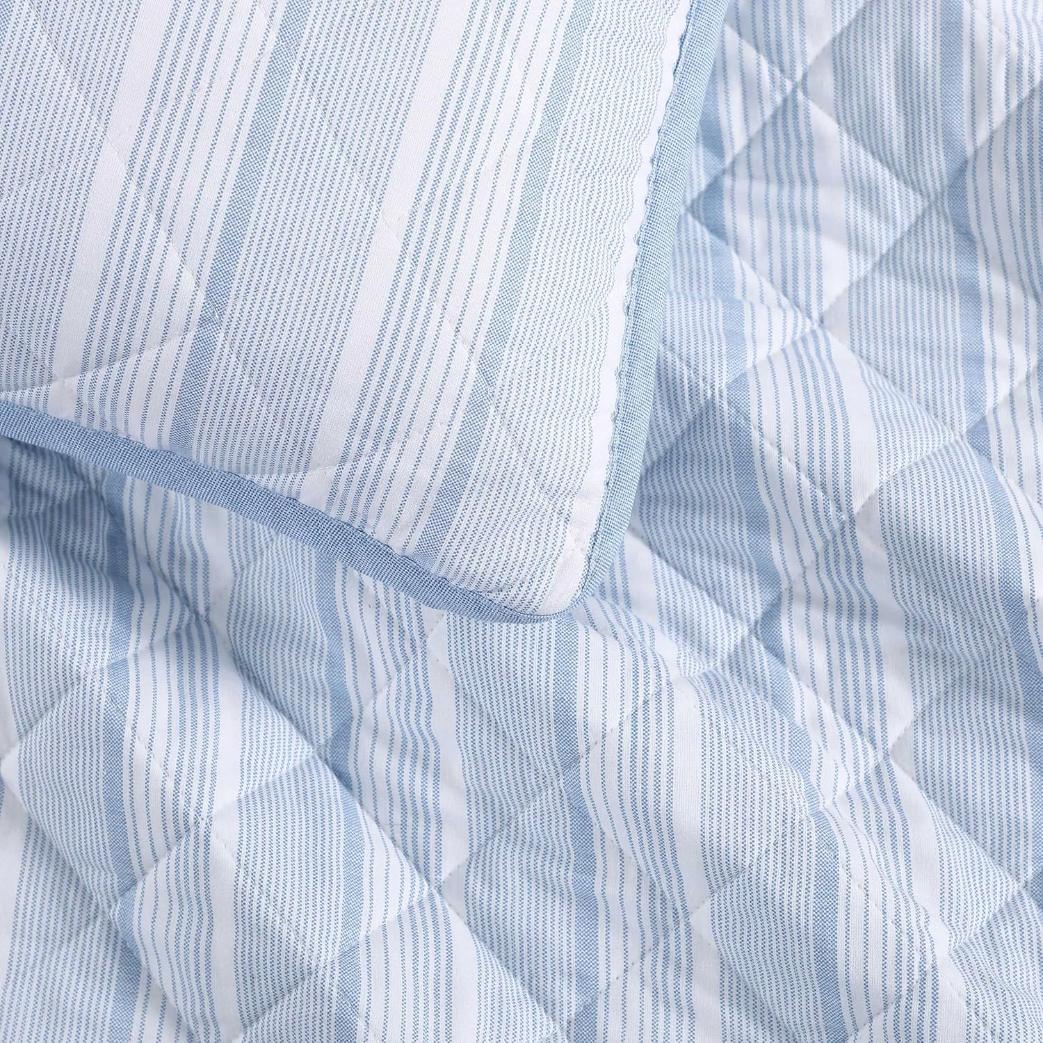 Tommy Hilfiger - Twin Quilt Set, Soft Cotton w/Breathable Feel, Lightweight Bedding for Year Round Comfort, 2 Piece Bed Set w/Matching Pillowcase (Sailing Stripe Blue)
