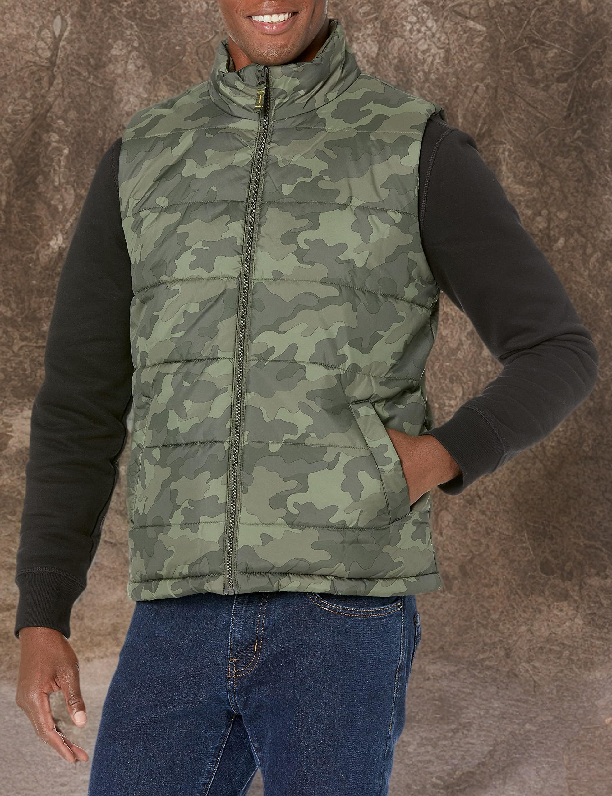 Amazon Essentials Piumino Smanicato di Medio Spessore Uomo