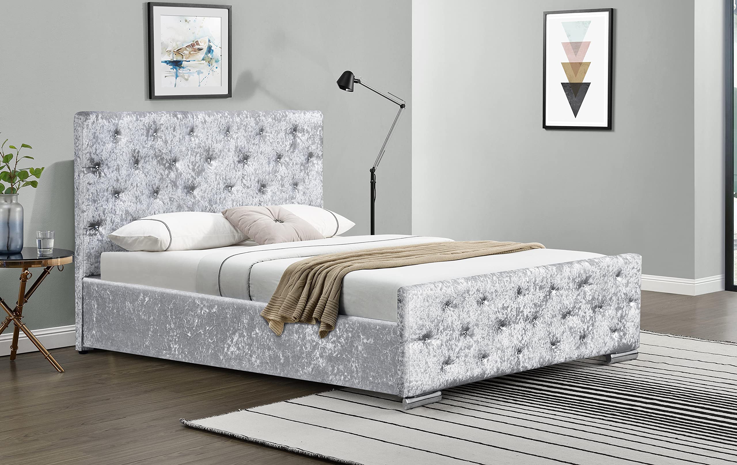 Comfy Living Silver Crushed Velvet Diamante Chesterfield Upholstered Bed In (4Ft6 Double, No Mattress)