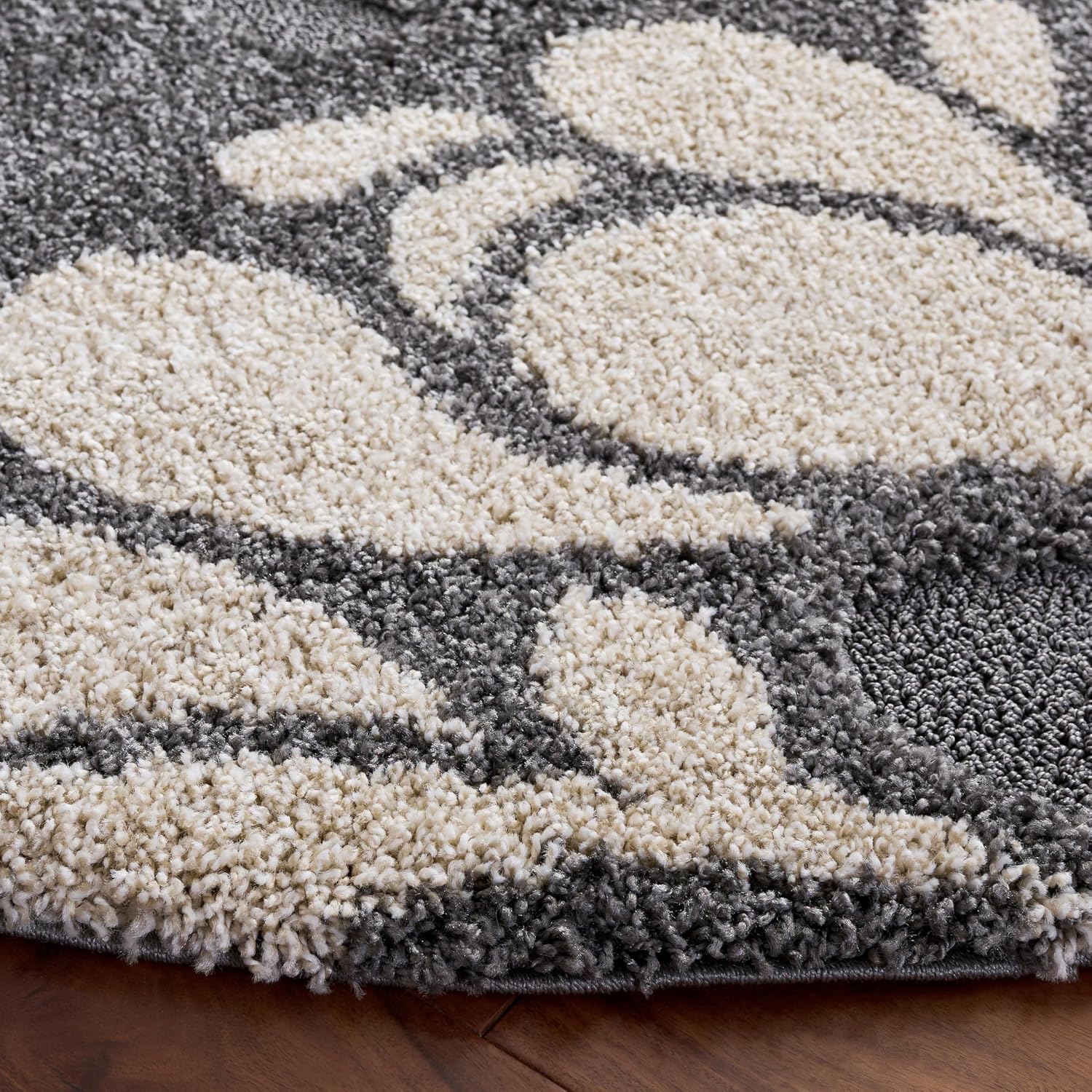 SAFAVIEH Florida Shag Collection Area Rug - 4' Round, Grey & Beige, Floral Design, Non-Shedding & Easy Care, 1.2-inch Thick Ideal for High Traffic Areas in Living Room, Bedroom (SG459-8013)