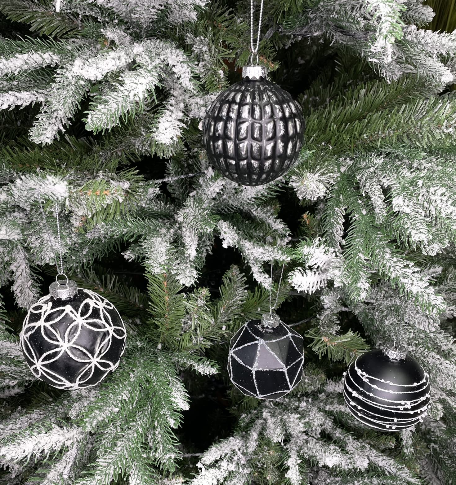 MC Trend Lot de 12 boules de Noël en verre de luxe de 8 cm de diamètre - Décoration de Noël - Rouge doré et argent clair