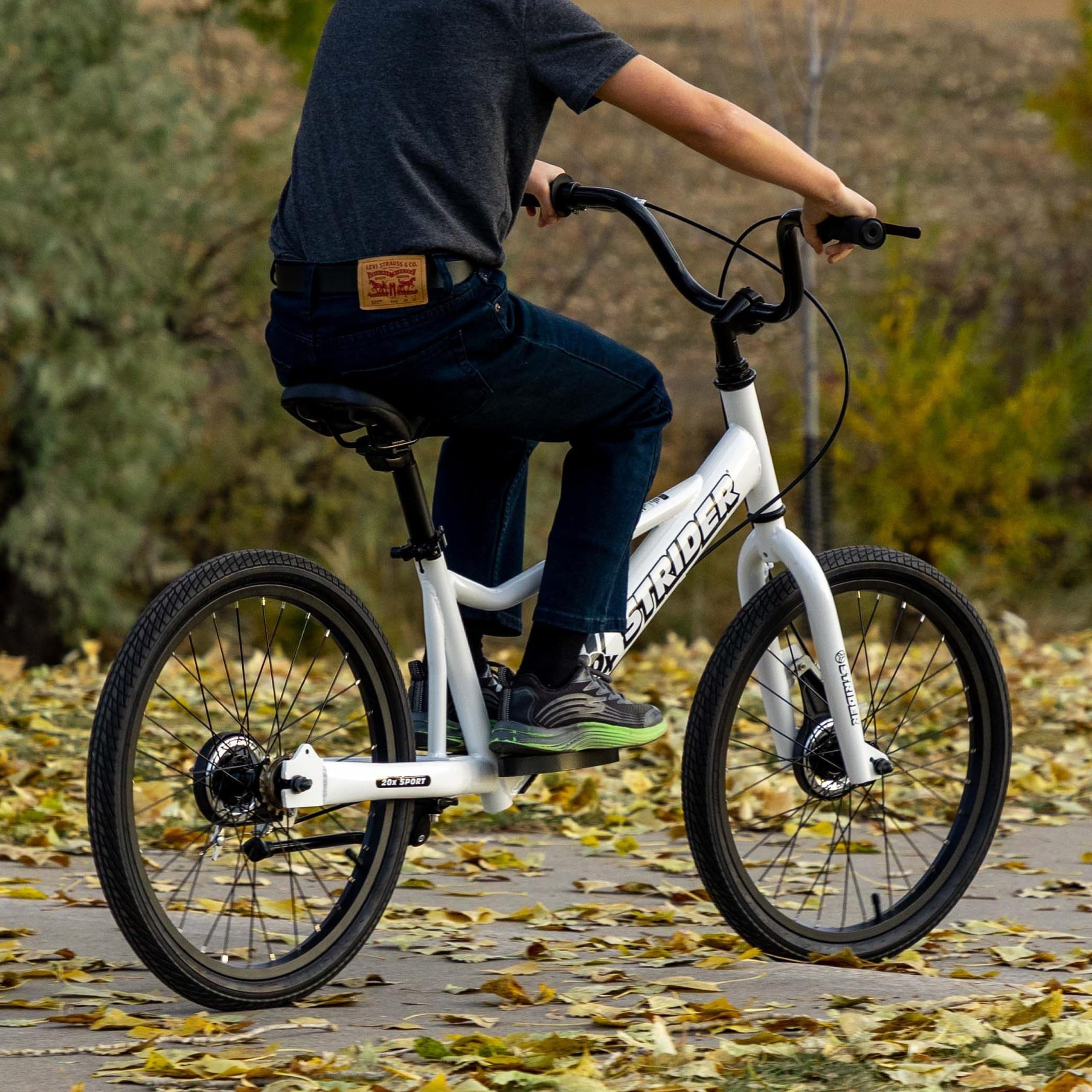 STRIDER 12 Sport ホワイト Amazon.com: Strider 20x, White - Learn-to-Ride Balance Bike for