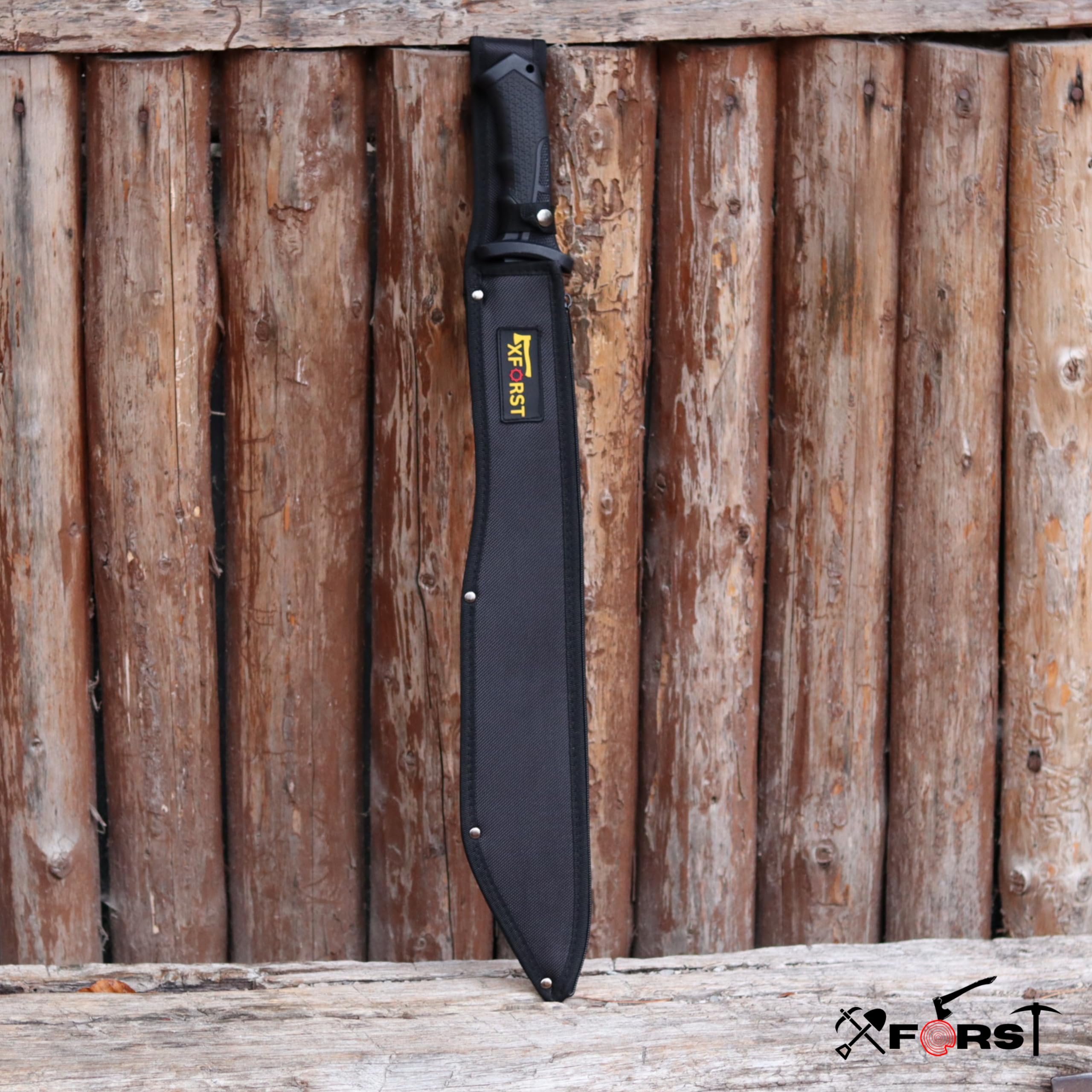 Grande Machete Xforst Affilata X-MTech, Lunghezza totale: 64,5 cm, con lama fissa e custodia inclusa.