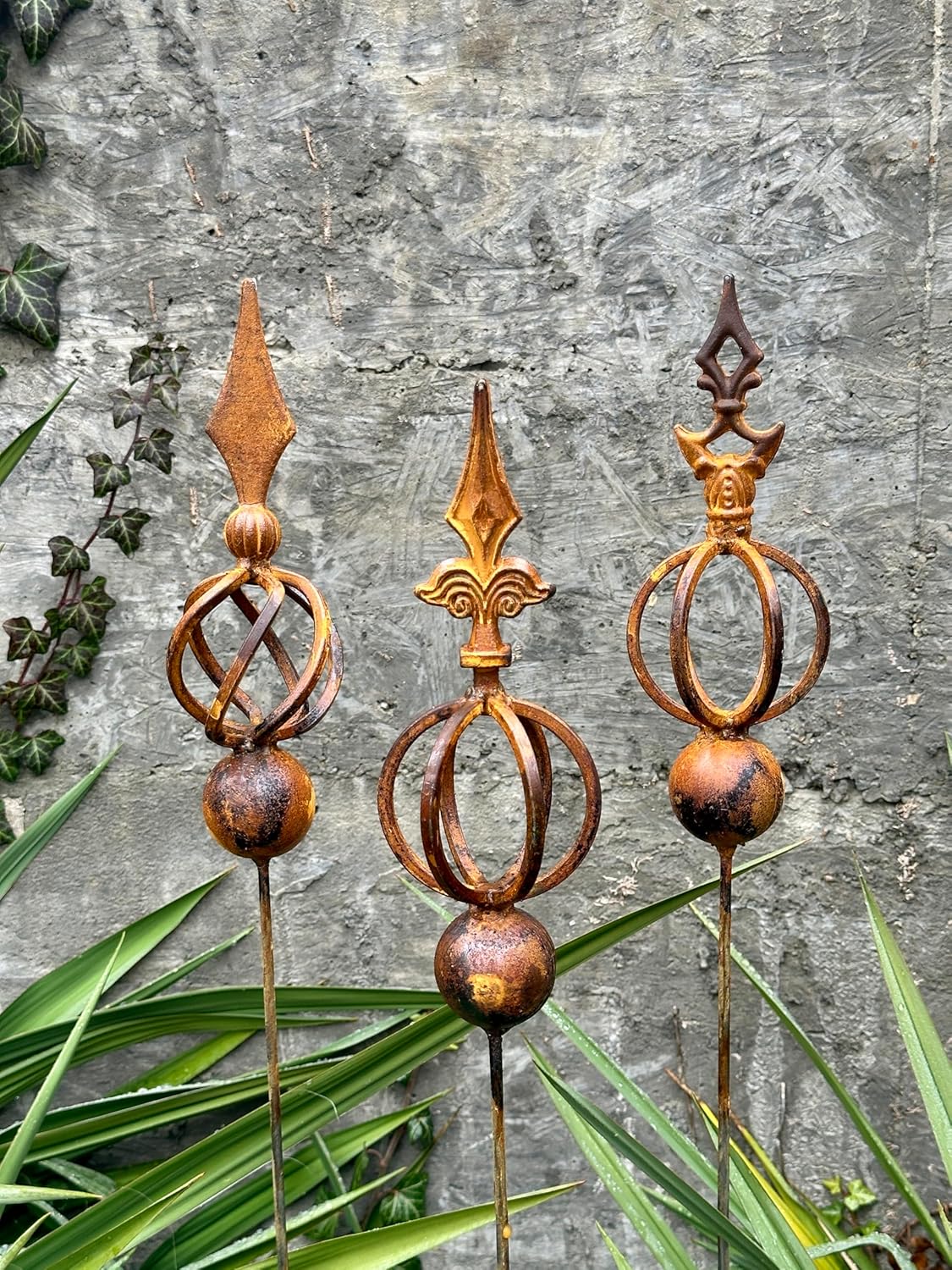 Rusty Metal Garden Finials – Handmade Rustic Stakes for Outdoor Decoration and Unique Weathered Yard Art