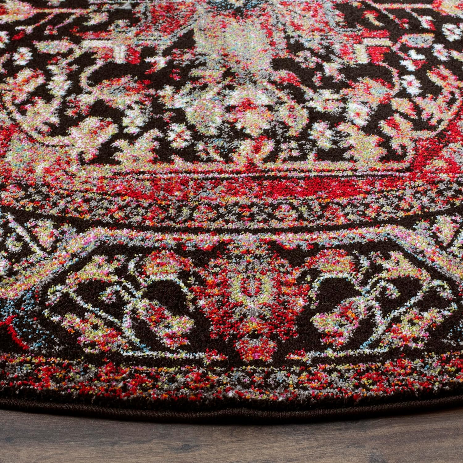 SAFAVIEH Vintage Hamadan Collection Area Rug - 9' Round, Red & Multi, Oriental Traditional Persian Design, Non-Shedding & Easy Care, Ideal for High Traffic Areas in Living Room, Bedroom (VTH215A)