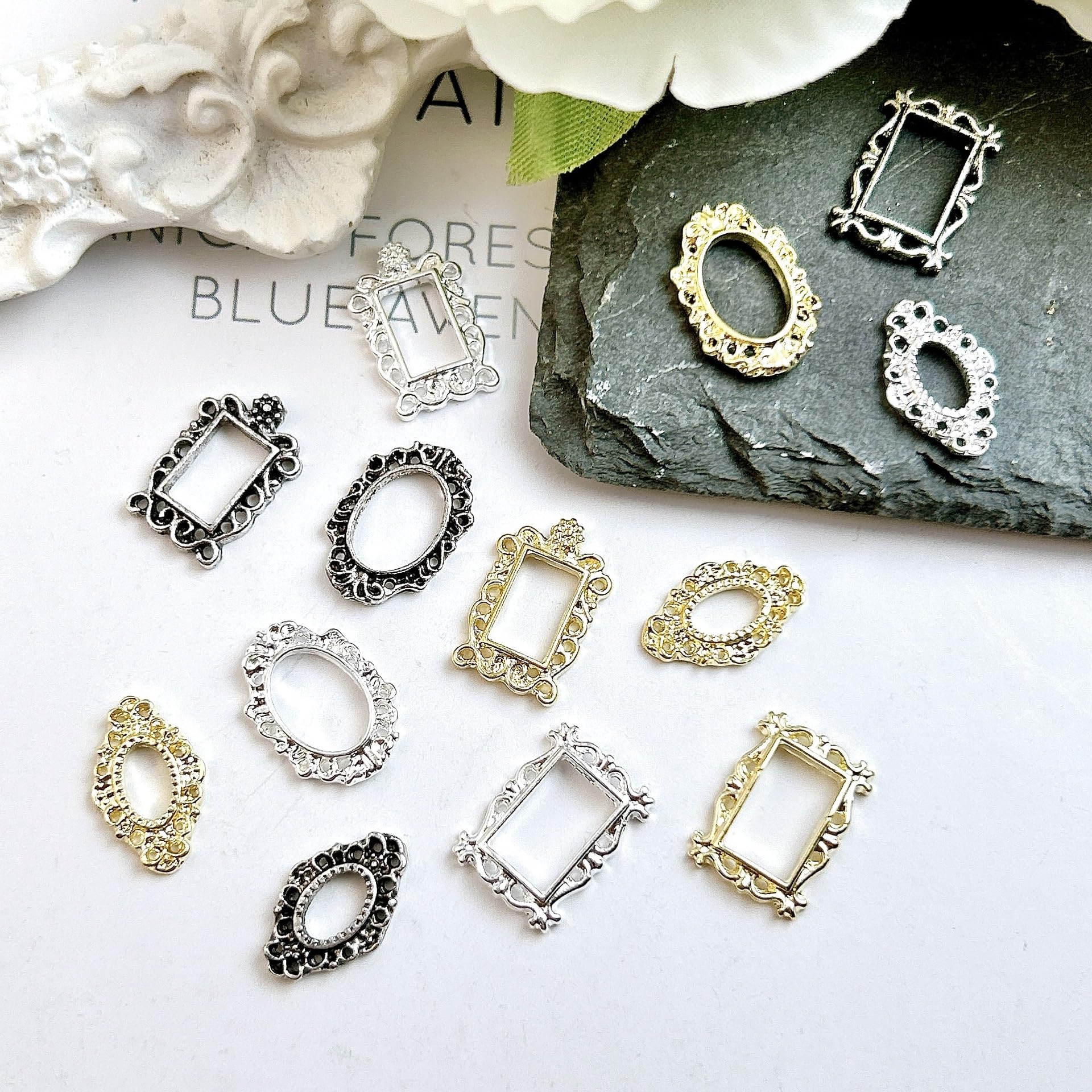100 pezzi Retro Cornice in Lega Strass per Unghie Gotiche Cornice in Metallo Ciondoli per Unghie Inciso Cornice per Unghie Cornice Oro Argento Gioielli per Unghie Accessori per Unghie per Donne Fai da