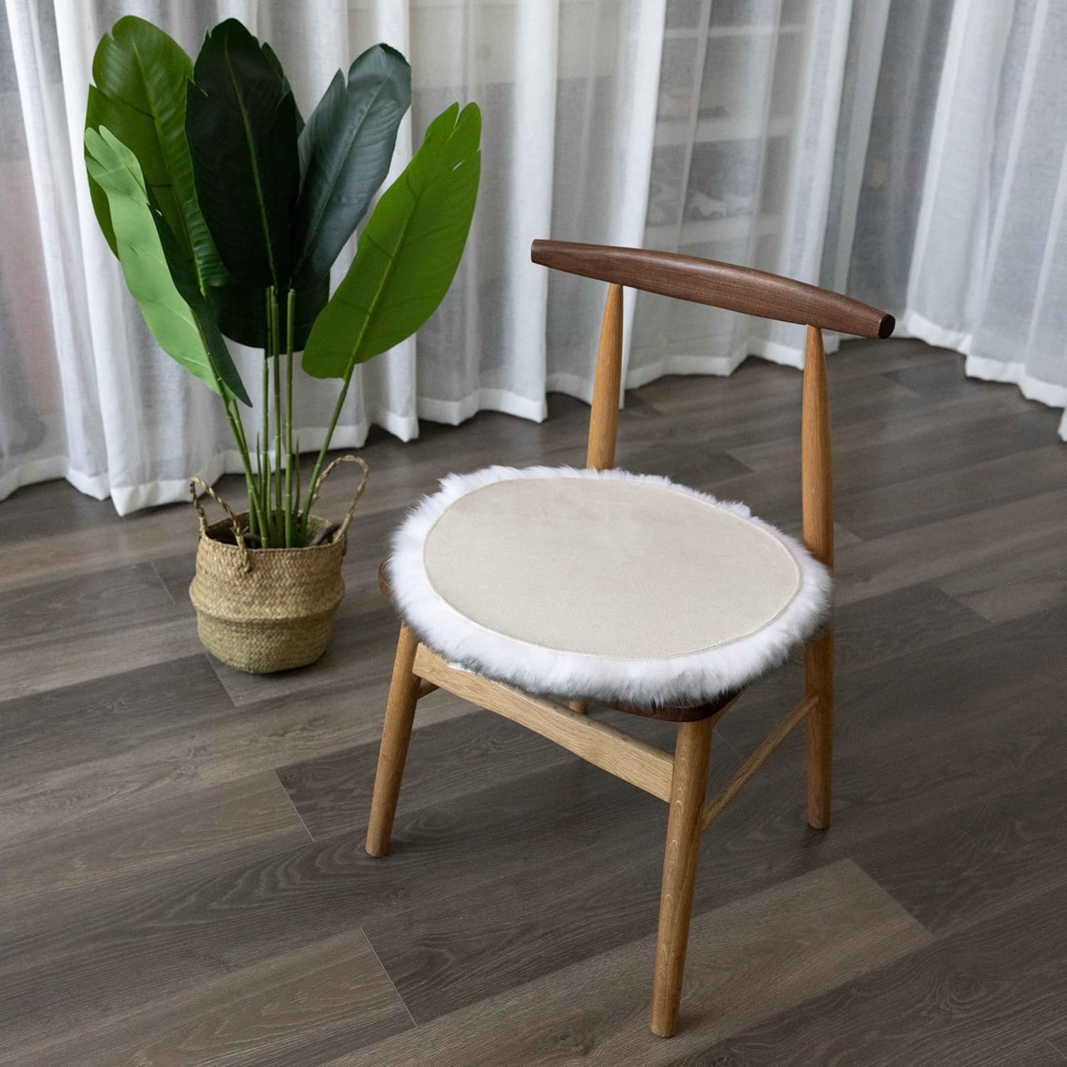 Genuine Sheepskin Chair Cover Soft and Comfortable Plush Natural Fleece Seat Cushion for Kitchen, Office, Chairs (White Gray Gradient, 16.5" Round)