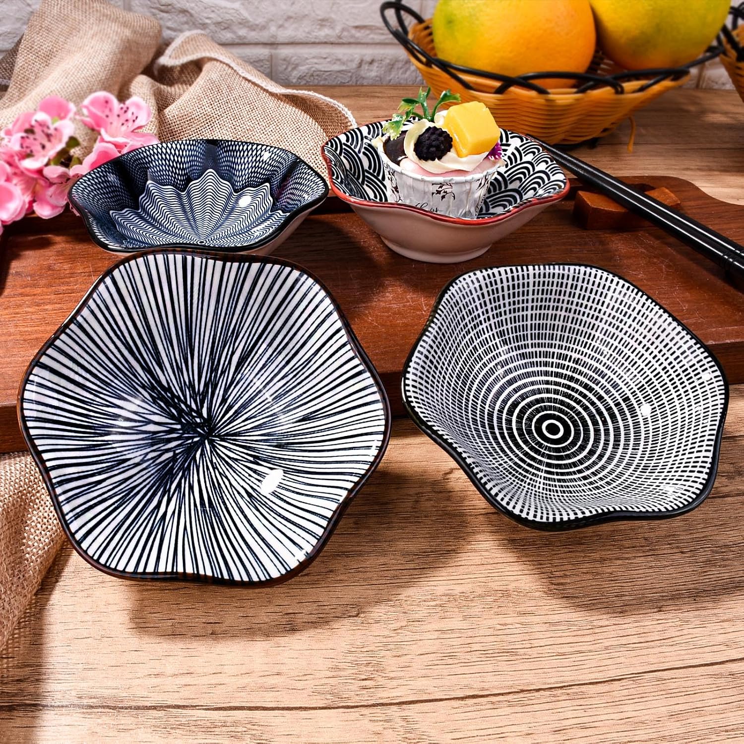 Black Soy Sauce Dishes Ceramic Sauce Cups Dipping Bowls Set of 4 Serving for Sushi Seasoning Cold Dish (B)