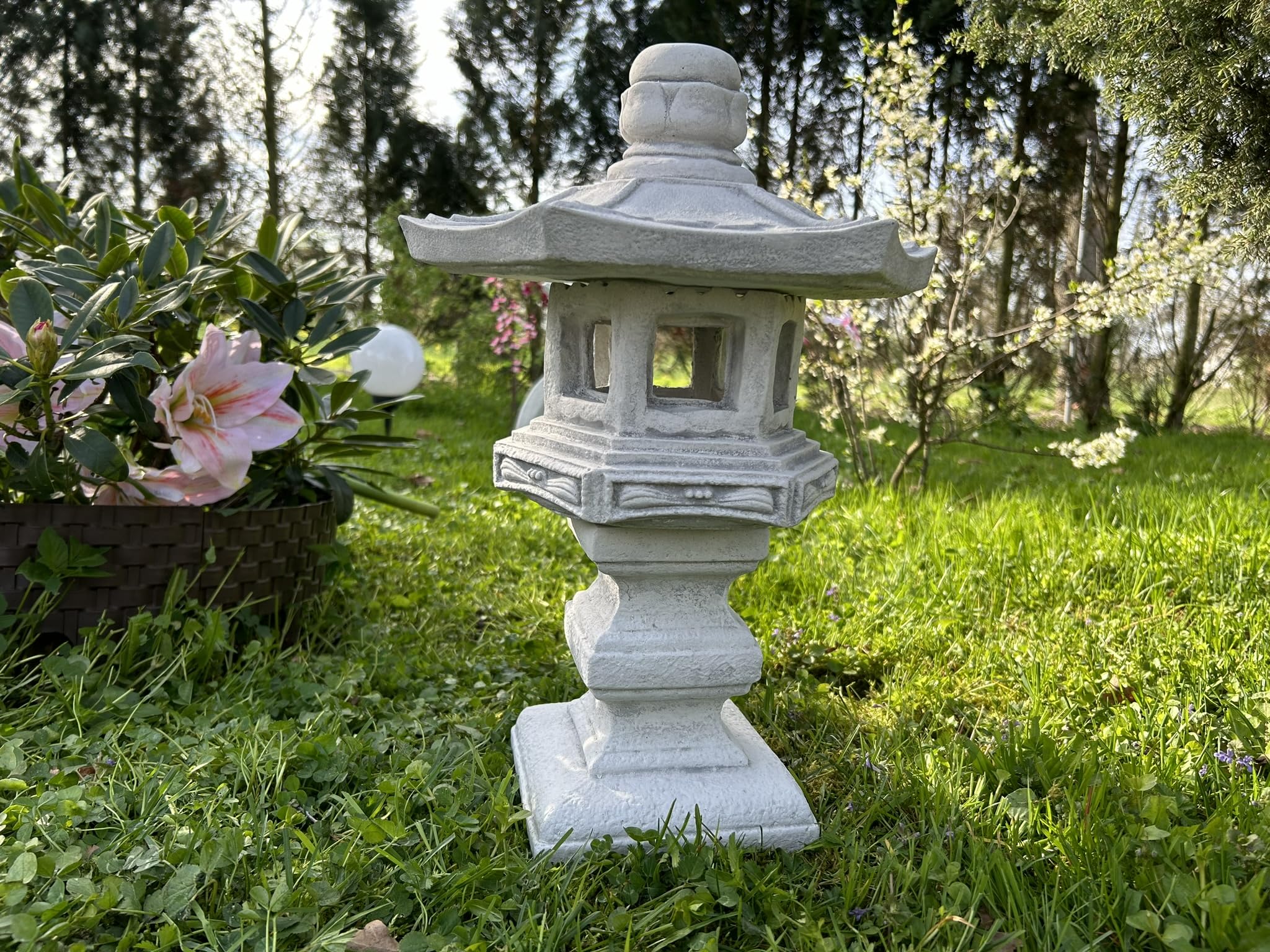 FABRIQ Yukimi Doro Statuetta decorativa da giardino in pietra artificiale, lampada giapponese su base, grigio, resistente al gelo, altezza: 42 cm