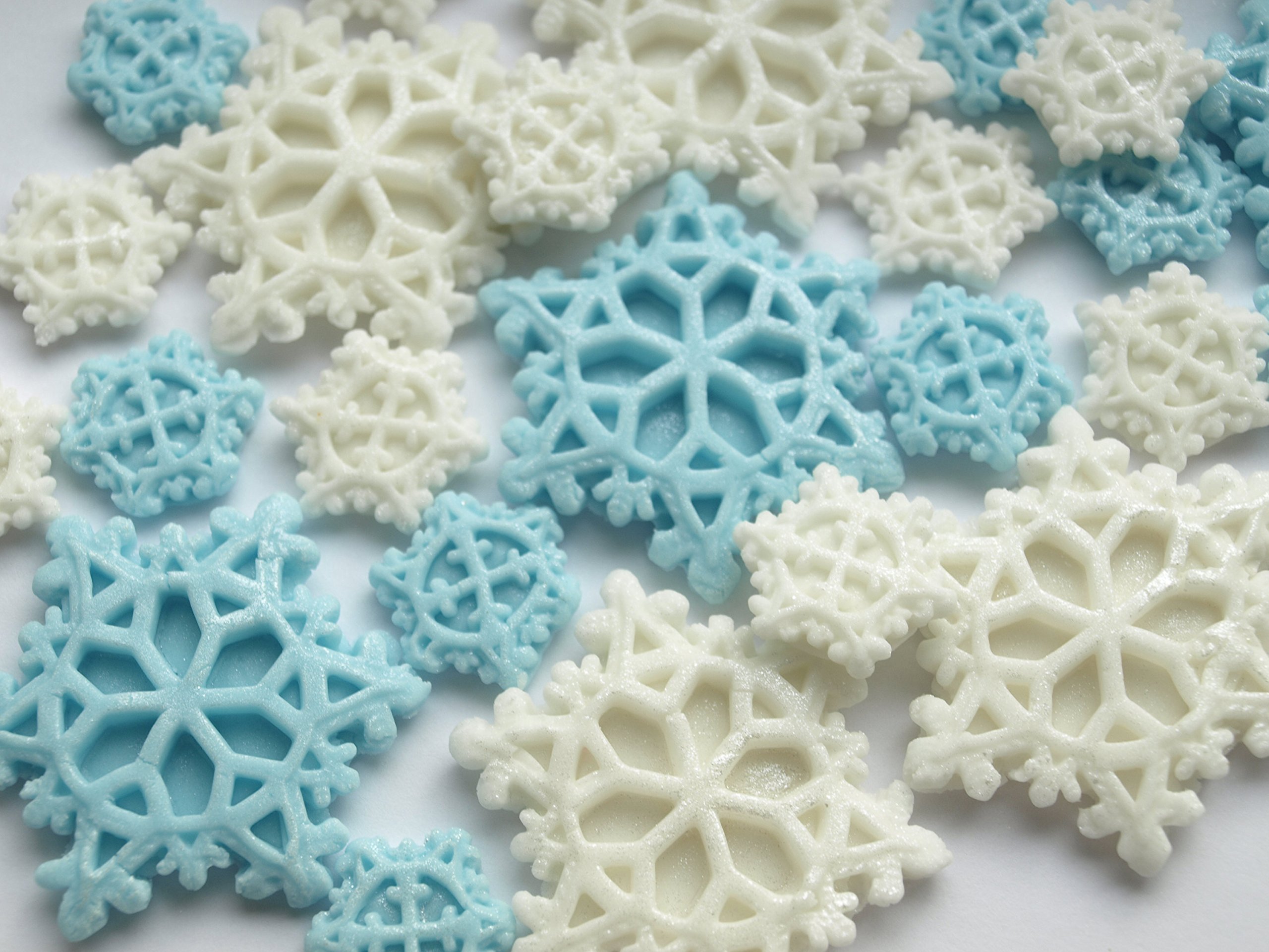 Edible Snowflakes Cupcake Toppers - Frozen Cake Topper, Fondant Decorations, Winter Baby Shower Bridal, Winter Wonderland Wedding Cake Blue (24, Mix (Big & Small) Snawflakes - White & Blue)