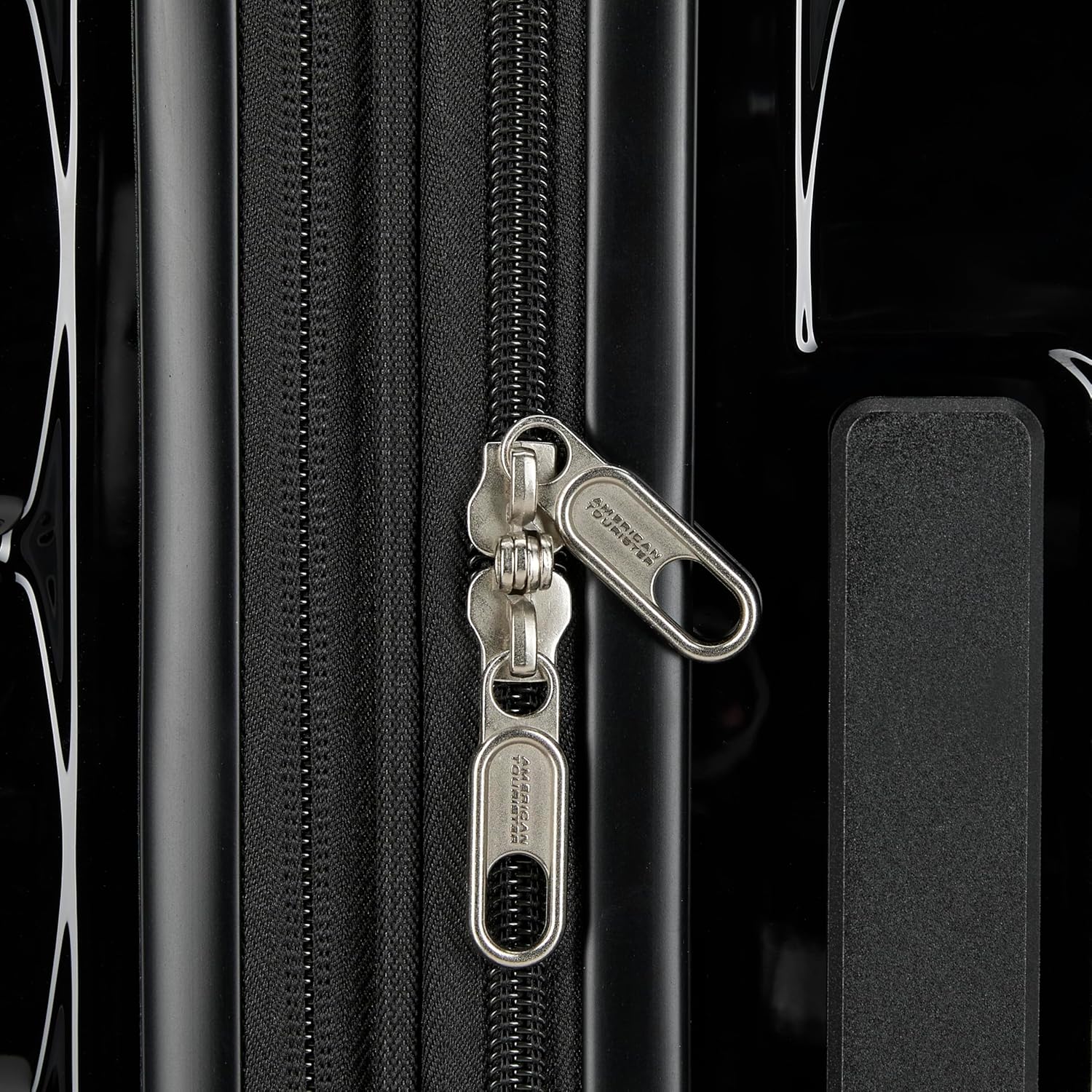 American Tourister Kontour 2-Piece Luggage Set - Carry-on & Medium - Black