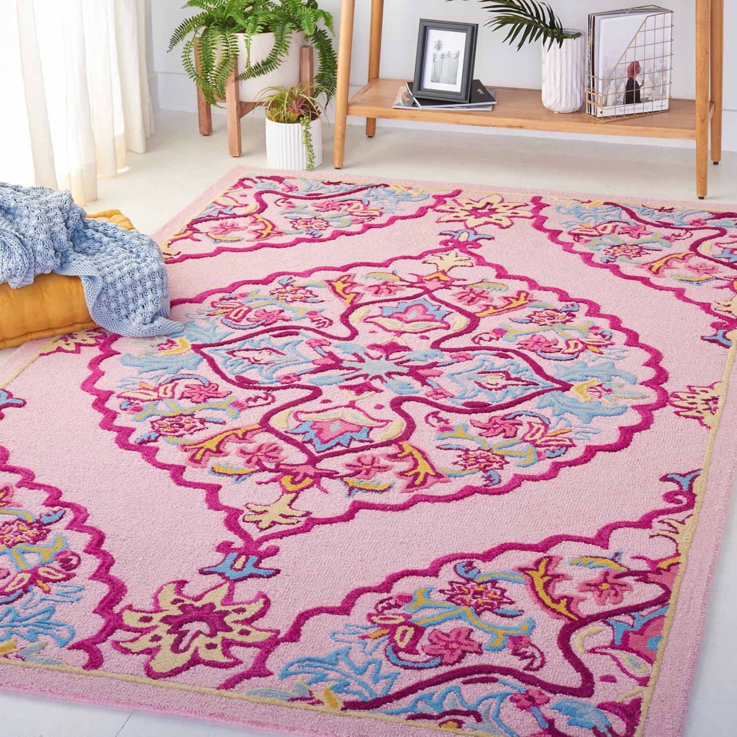 Handmade Tufted Floral Wool Area Rug in Blue - 59" x 96"