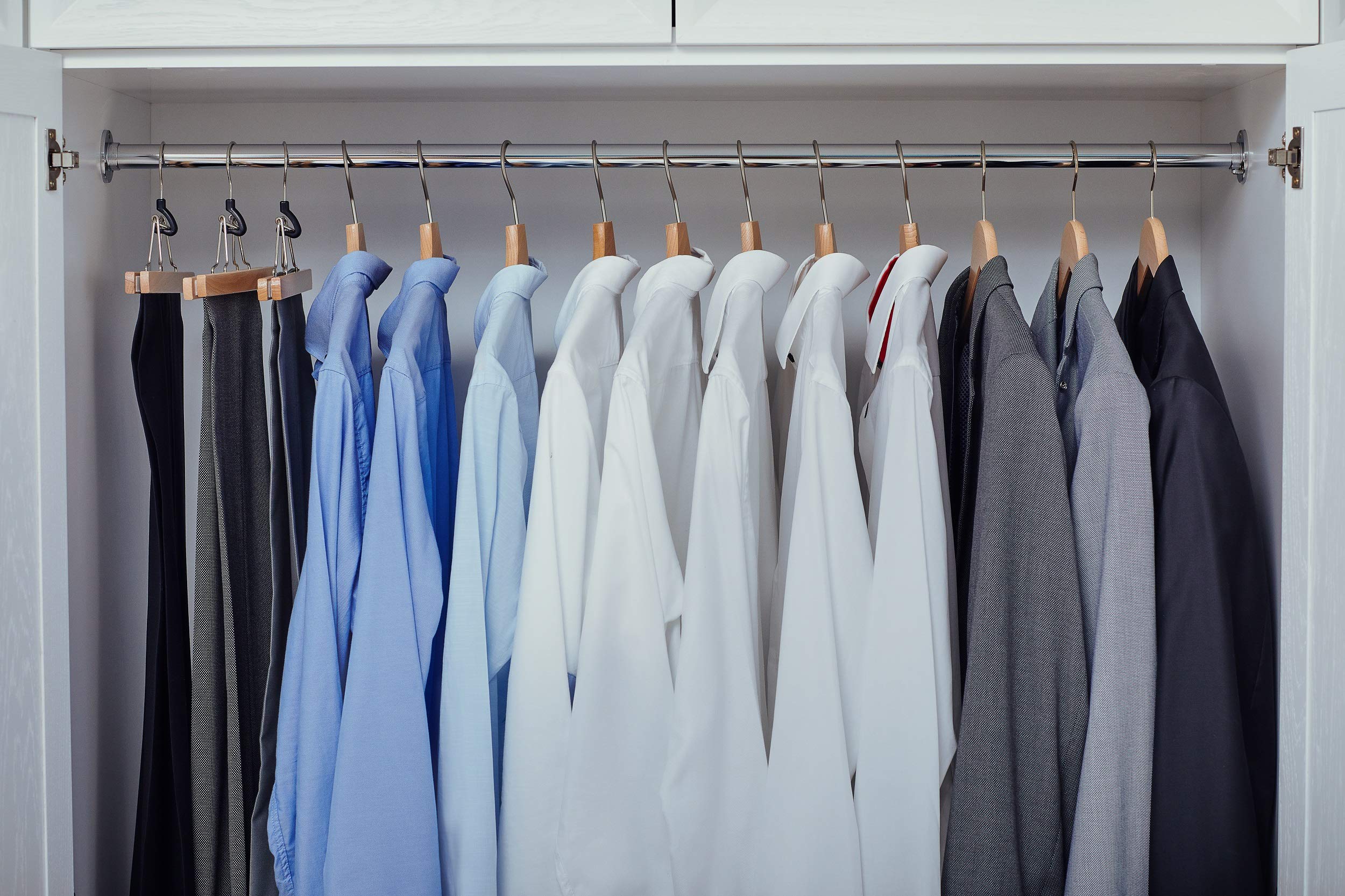 MAWA 10 Stück Anzugbügel Business RFS mit Steg, Hemden, Blusen, Jacketts, Umweltfreundlich, FSC® Zertifiziert, Buche, 360° Drehbar, 45 cm, Schwarz Lackiert