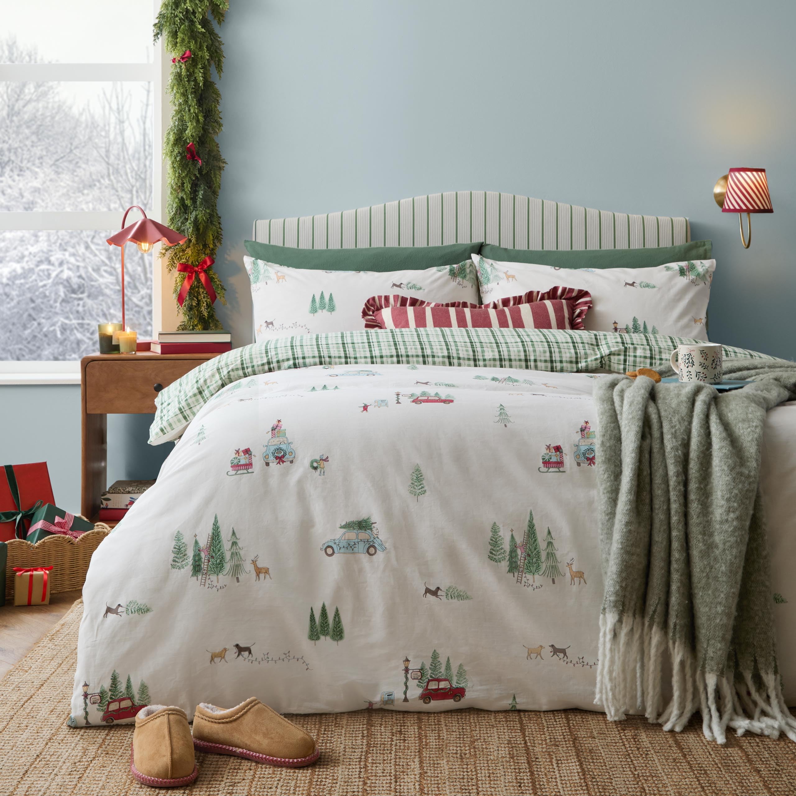 furn. Wylder Christmas Tree Lane Duvet Cover Set (Natural - Double) โ image 1