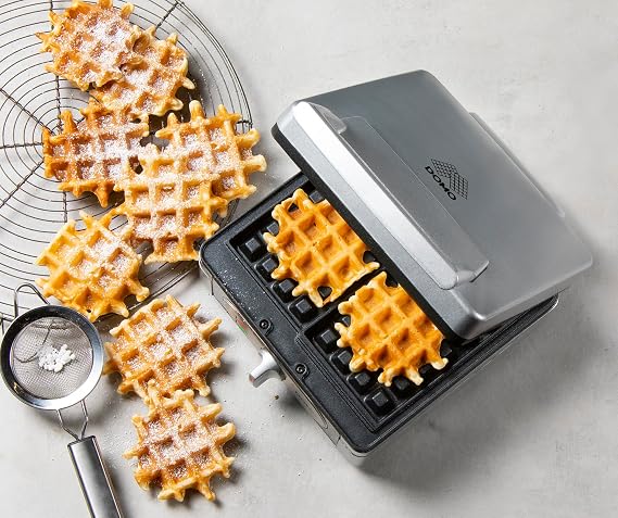 Domo DO9047W/N waffle machine (1400 watts, for extra thick square Belgian/Brussels waffles)