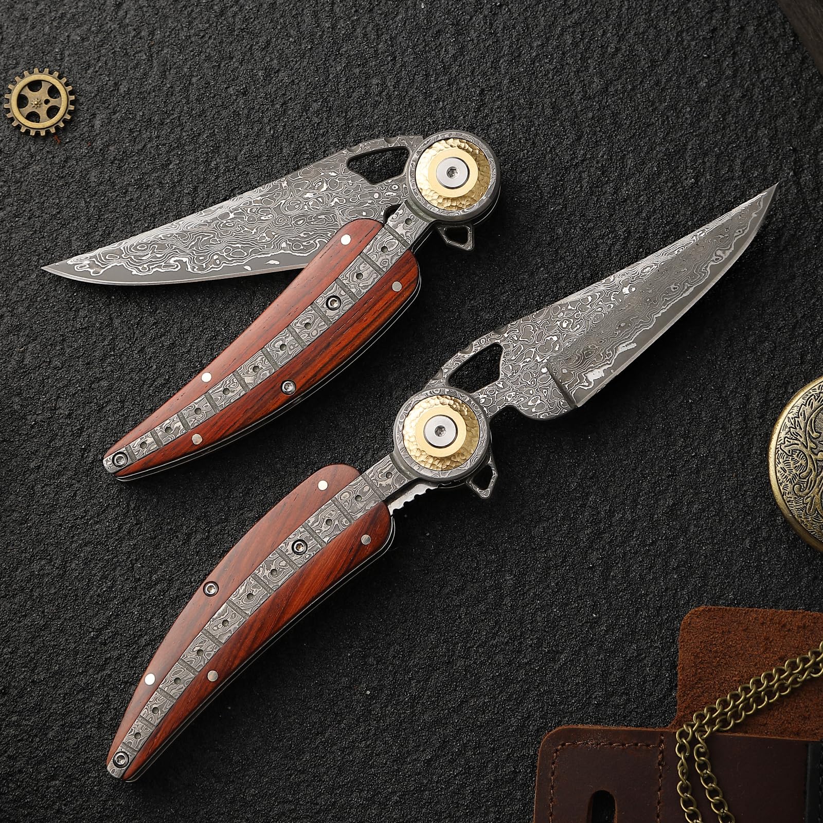 Handgefertigt Damast-Klappmesser，Taschenmesser für Männer und Frauen，mit Lederscheide，Griff aus rotem Rosenholz，Ideal für Camping, Bergwandern, Angeln und Reisen
