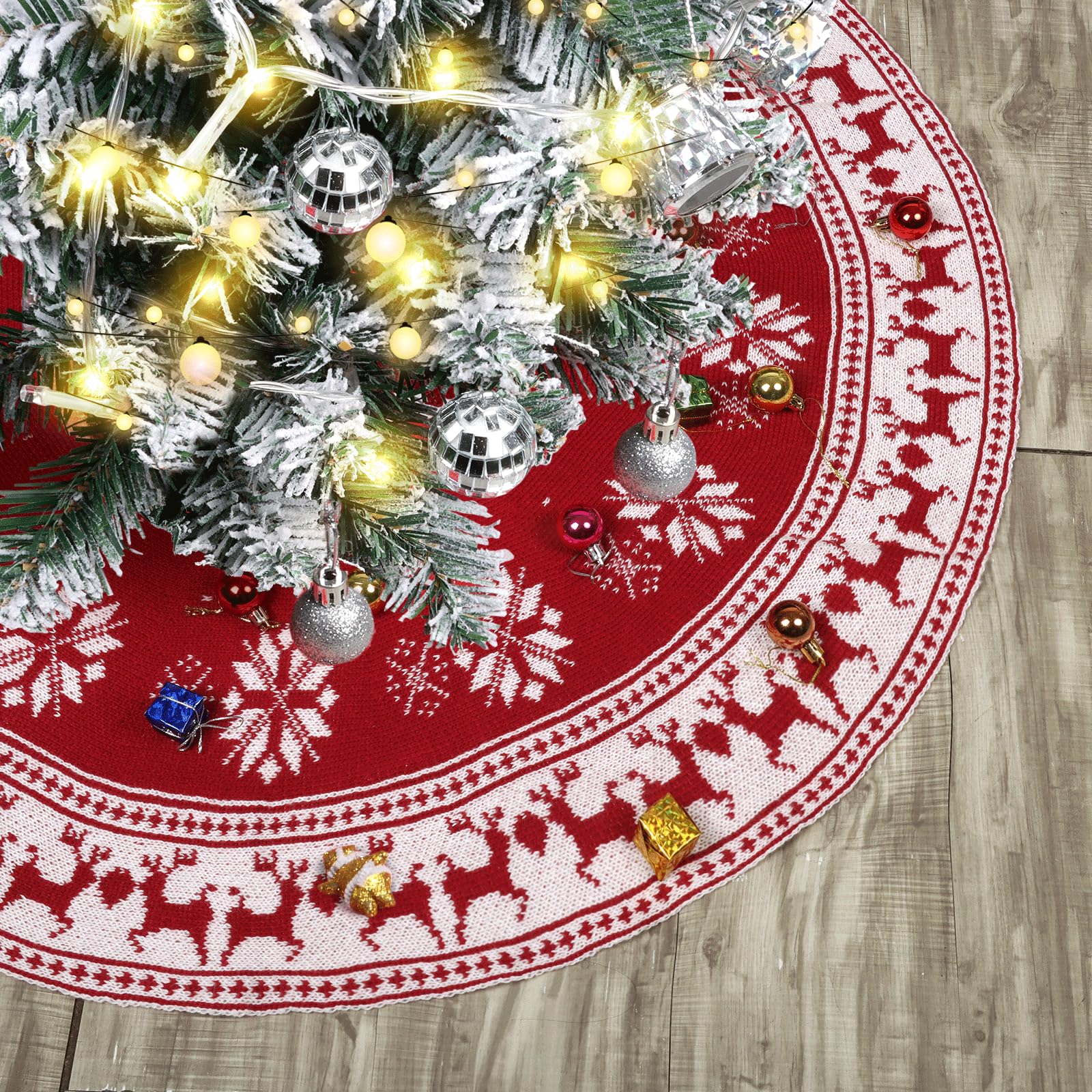 Jupe de sapin de Noël avec flocons et renne pour cacher le pied de votre arbre