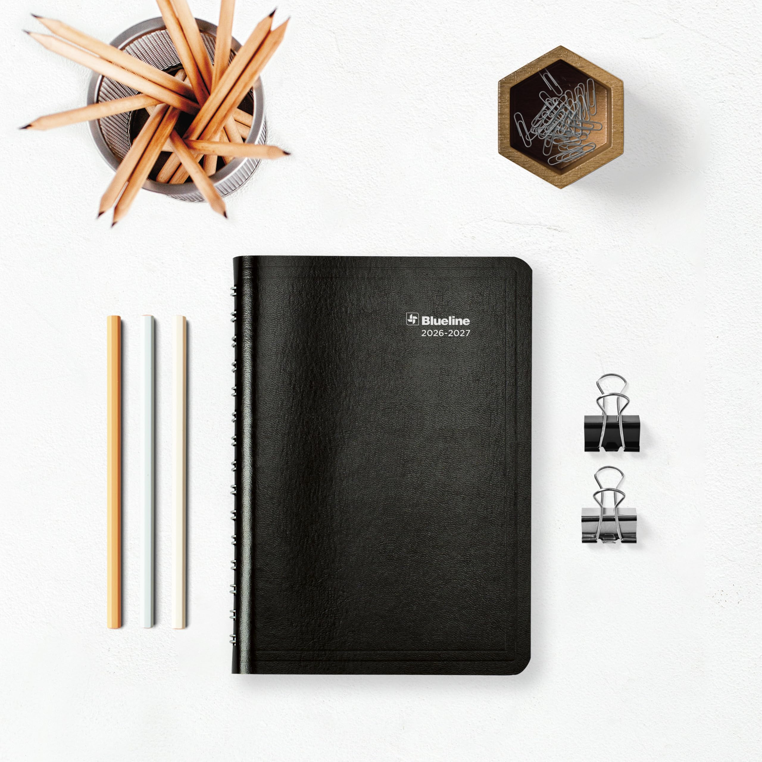 Blueline® Essential - Agenda académica diaria/mensual, agosto de 2026 a julio de 2027, encuadernación de doble alambre, cubierta Vicuana suave, 8 x 5 pulgadas, color negro (CA201.BLK)
