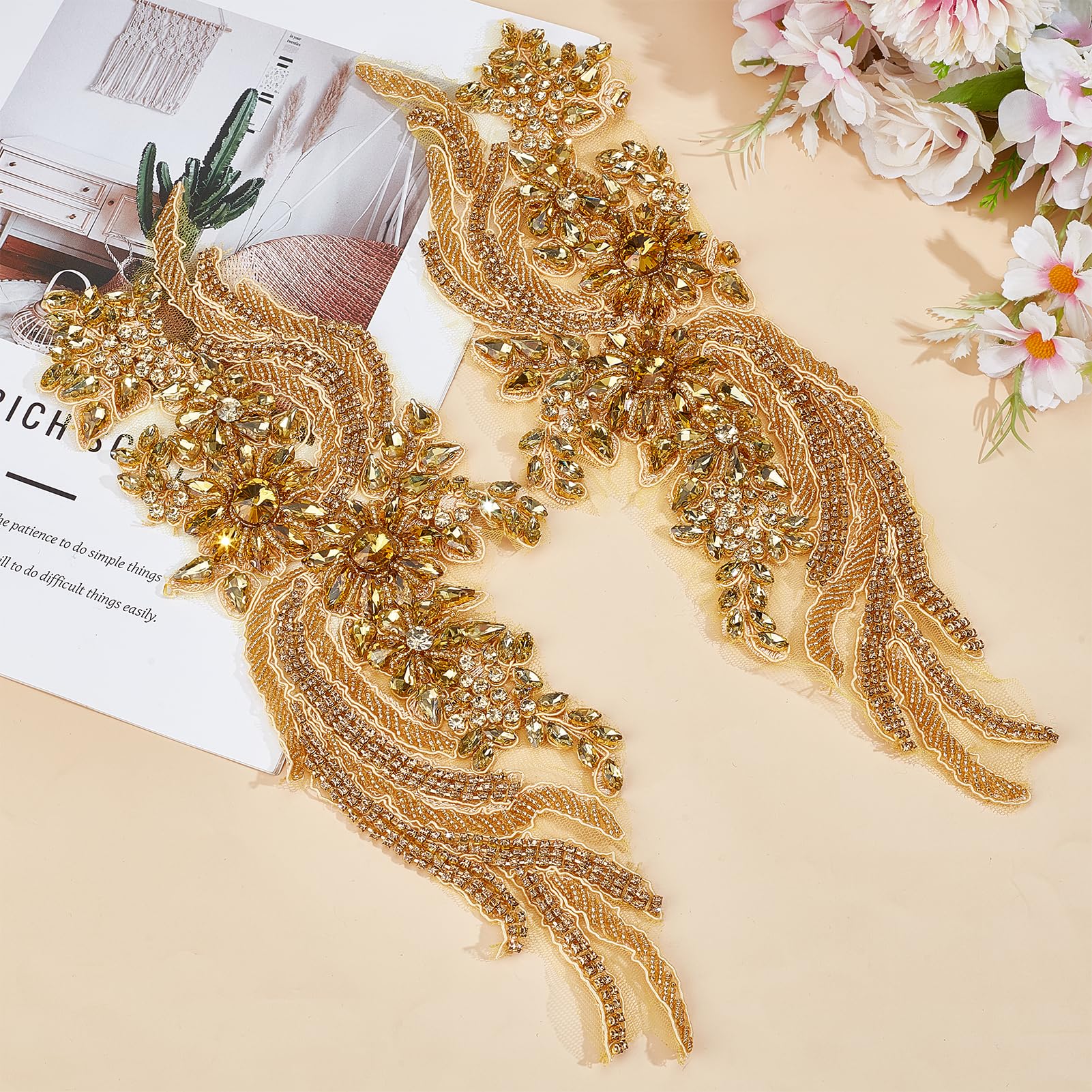 Applique en Dentelle avec Strass Dorés Patchs en Cristal Perlé Appliques Florales Scintillantes à Coudre Patch Doré Fait Main à Coudre pour Robe de Mariée Vêtements Loisirs Créatifs