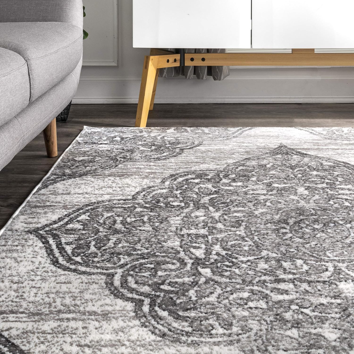 nuLOOM Transitional Floral Jeannette Area Rug, 4x6, Grey