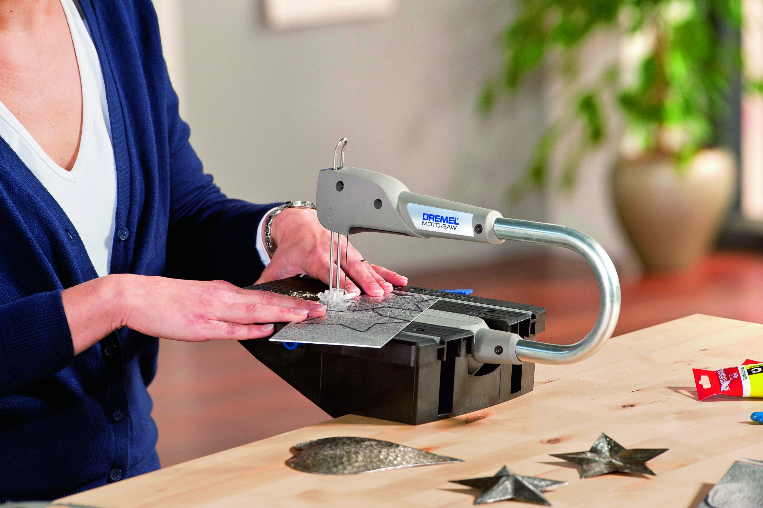 Image secondaire de Dremel MS20 Scie à Chantourner, Moto-Saw pour Modélisme 70W avec 5 Lames et 1 Adaptation (UK Version - UK Prise)