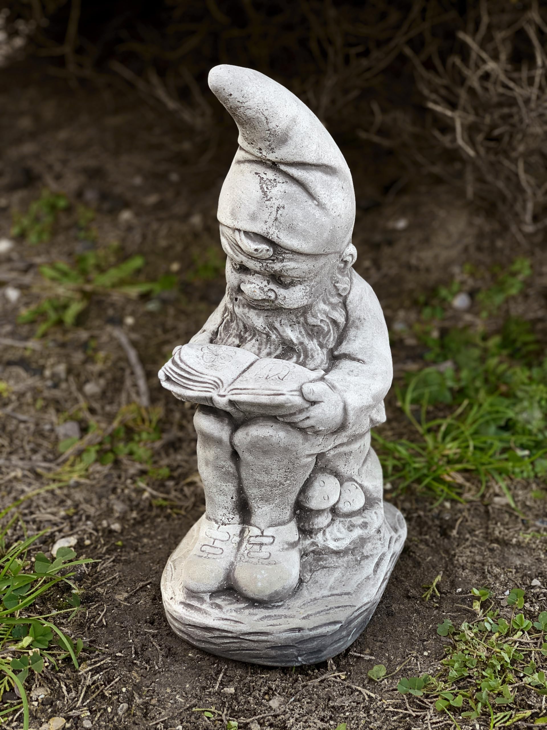 Oloma Grey Stone Reading Gnome For Garden Decoration Stone Gnome Sculpture Indoor And Outdoor Statue Lovely Gift Home And Garden Cement Decoration Cement Troll Figurine Backyard Decor Ornament