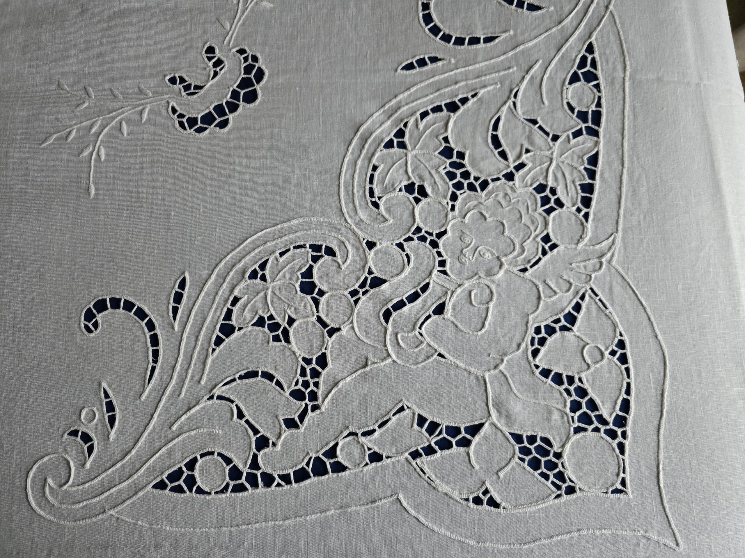 Drap Bellora pur lin avec broderie découpée main drap couleur écru lin - France