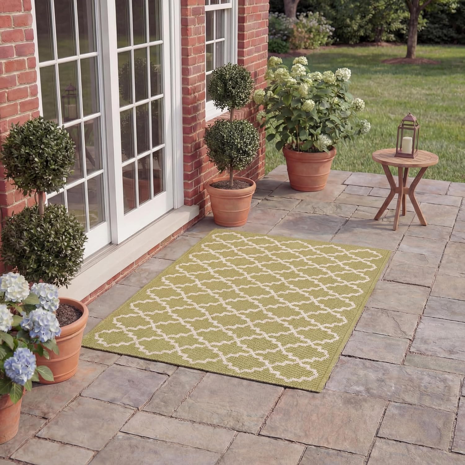 SAFAVIEH Washable Rug Outdoor Courtyard Collection - 2' x 3'7", Green & Beige, Non-Shedding & Easy Cleaning, Ideal for Patio, Front Door, Entryway, Doormat (CY6919-244)