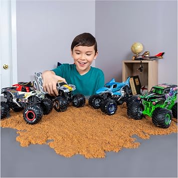 Monster Jam Official Grave Digger Monster Truck - Grave Digger Collector 1:24 Scale Die-Cast Vehicle - Chrome Rims and BKT Tread Tires For Use In All Playsets - Collectible For Fans & Birthday Parties