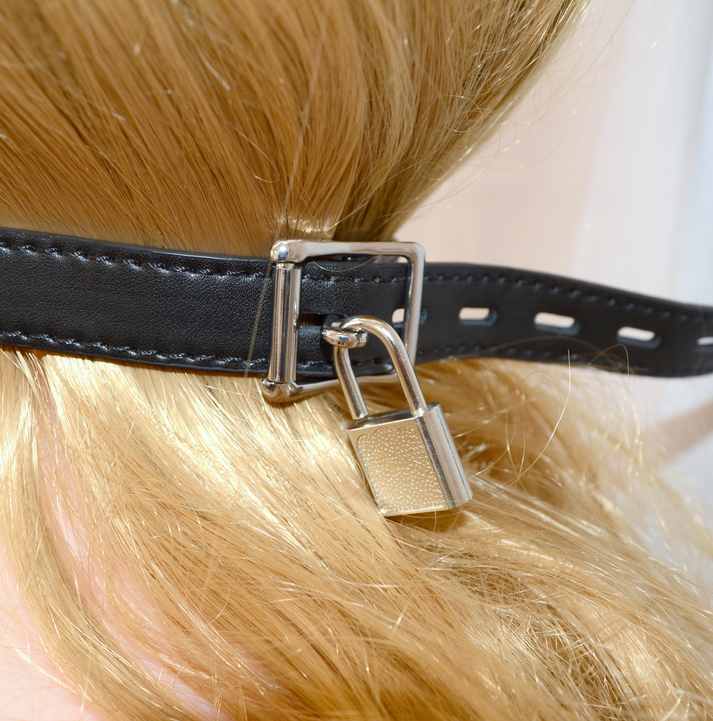 Mordaza BDSM Ring Gag & abre bocas – mordaza abierta con 2 anillos metálicos, con candado, arnés ajustable en cuero sintético para bondage & fetichismo