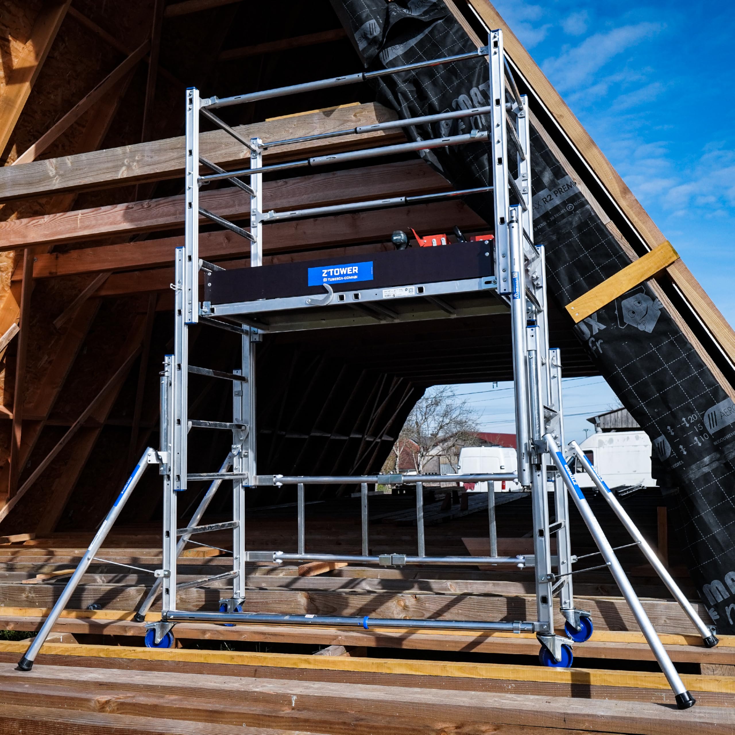 Tubesca-Comabi - Échafaudage Roulant Télescopique Z'TOWER - Ultra Compact, Usage Intensif - En Aluminium - 7 Niveaux de Plancher - Montage Ultra Rapide - Charge Max 200 kg - Fabriqué en France