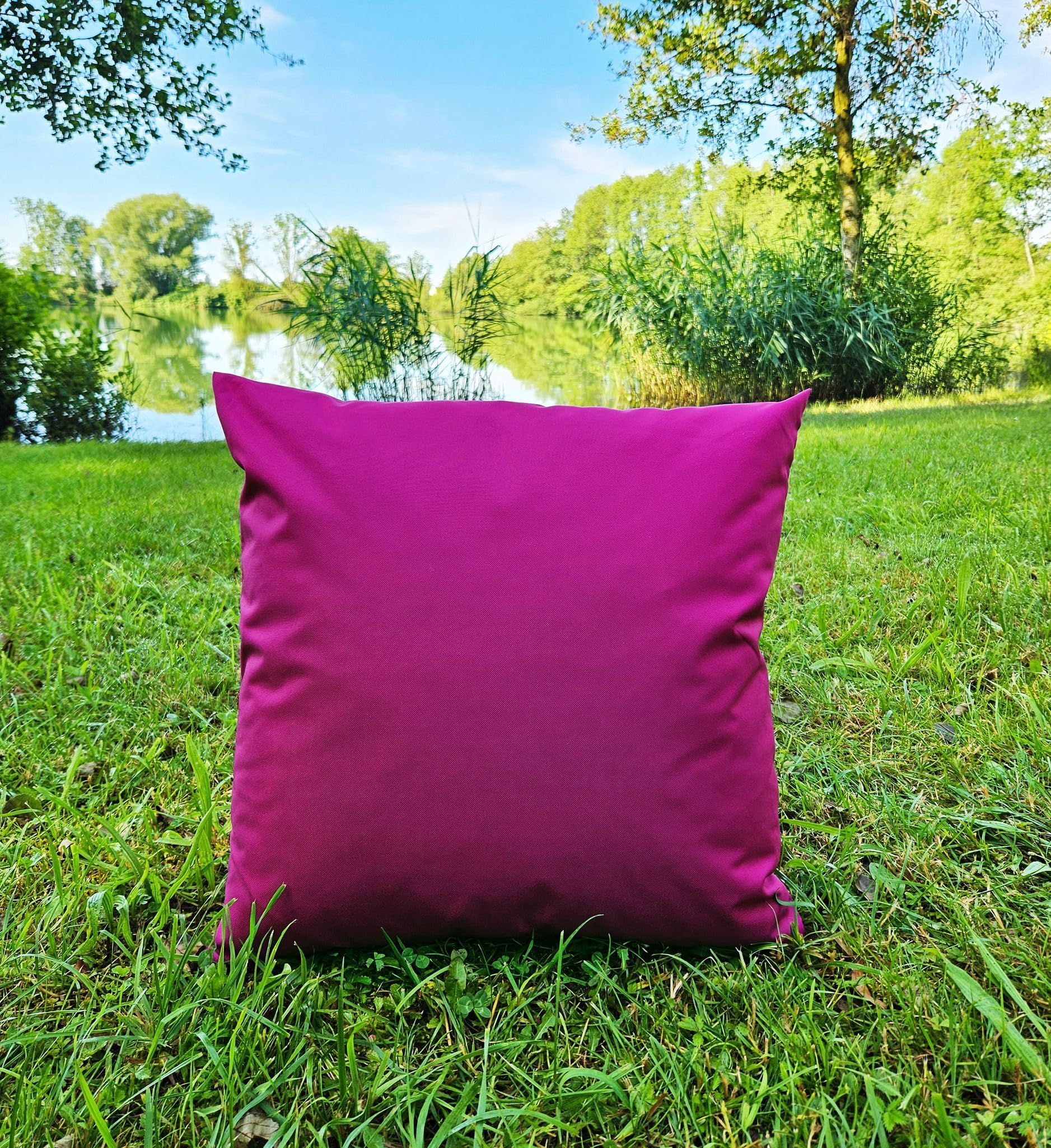 JACK 50x50cm Outdoor Lounge Kissen Dekokissen inkl. XXL-Füllung Wasserabweisend Sitzkissen Garten Stuhl Lotus Effekt, Farbe:Beere