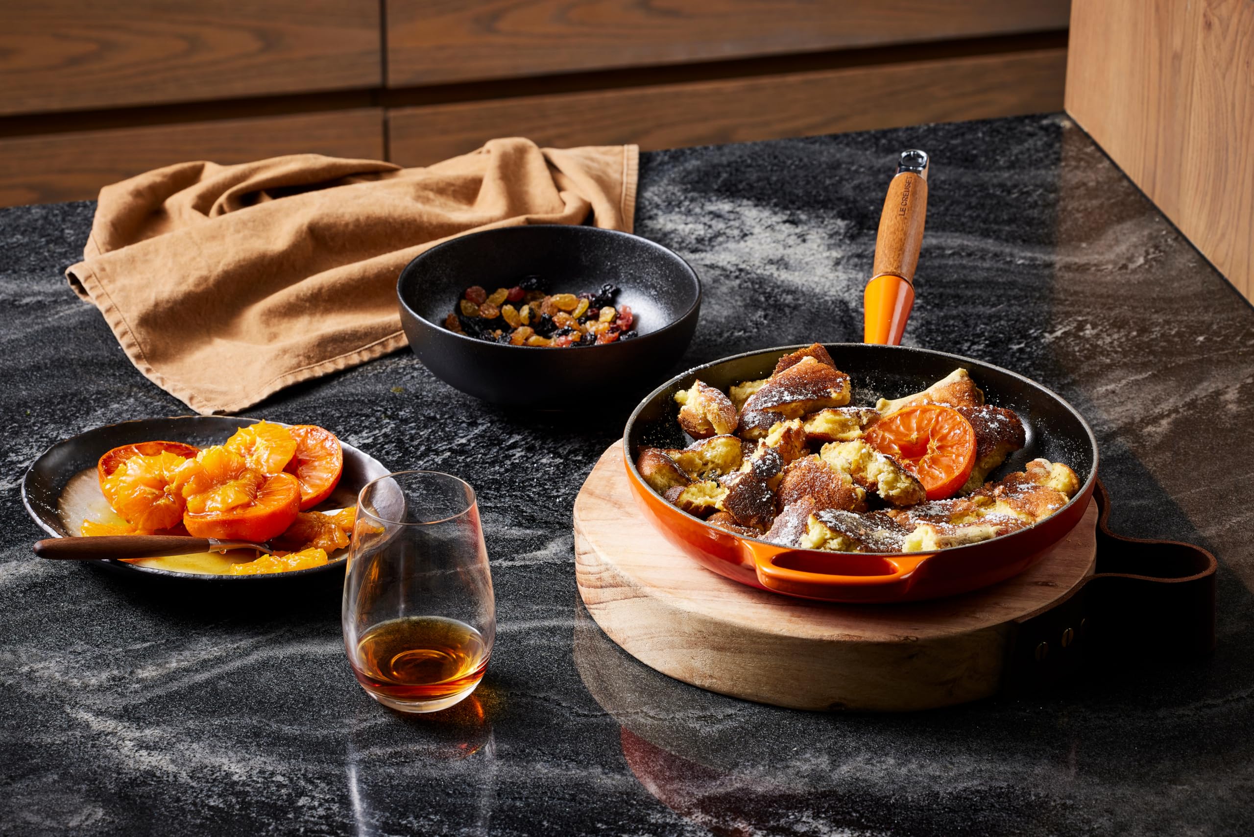 Le Creuset Signature gusseiserne Bratpfanne mit Holzgriff 24 cm Ofenrot – Bild 6