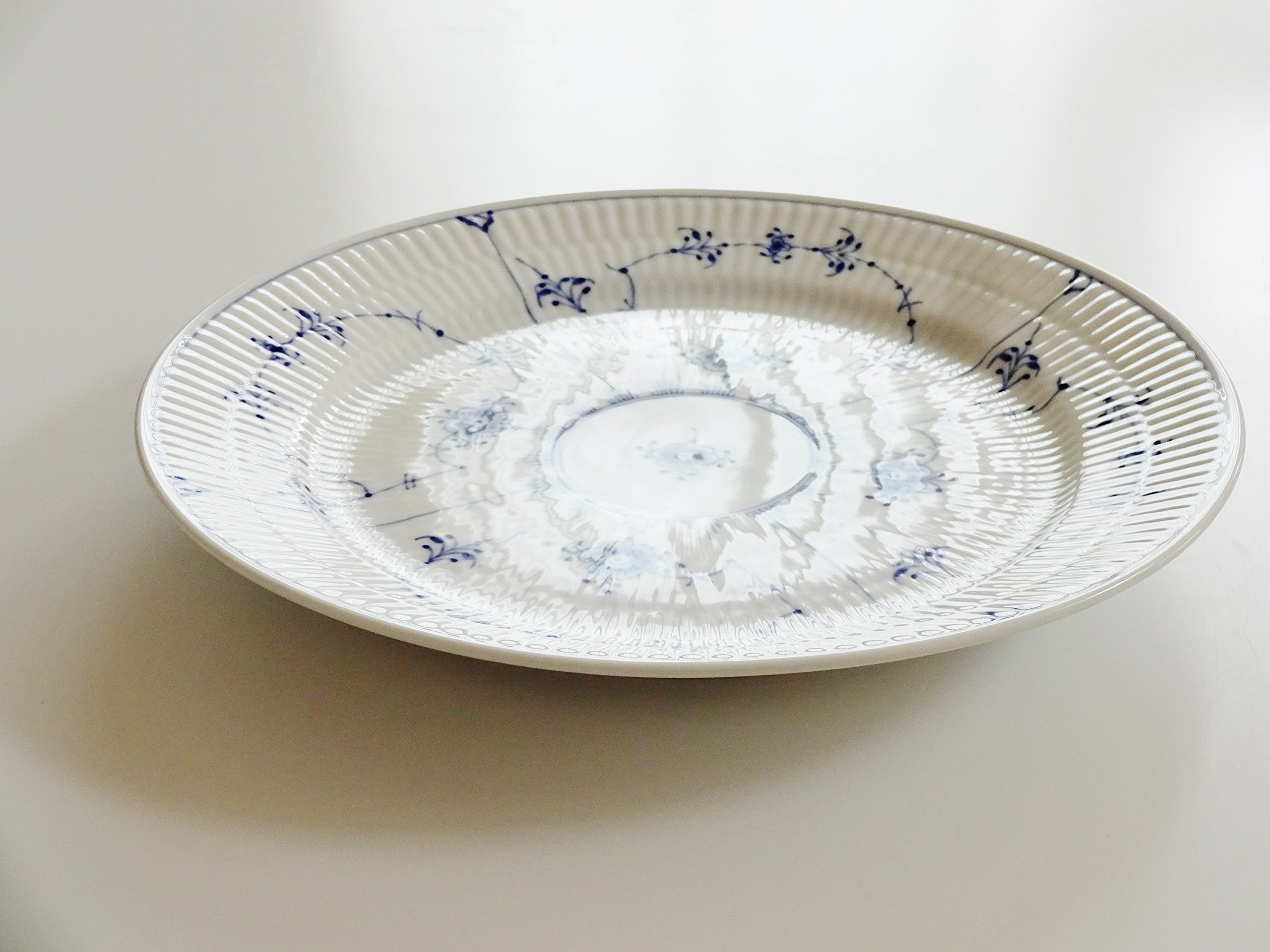 ロイヤルコペンハーゲン　プレート25cm✖️2 Amazon.co.jp: ロイヤルコペンハーゲン ブルーフルーテッド プレーン