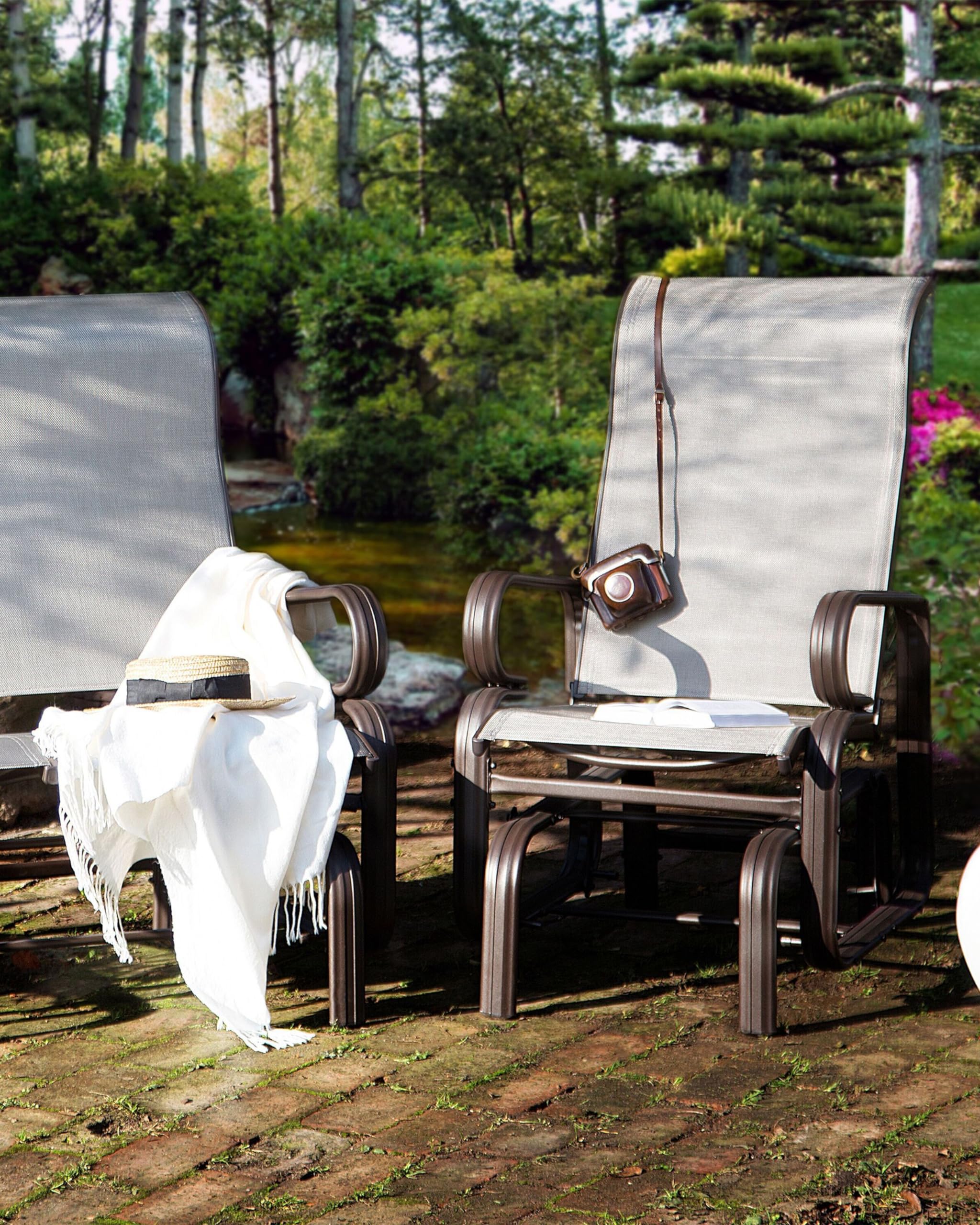 Beliani Chaise Fauteuil à Bascule en Aluminium et Textile Marron Confortable Durable et Élégante pour Salon Jardin ou Terrasse au Style Moderne