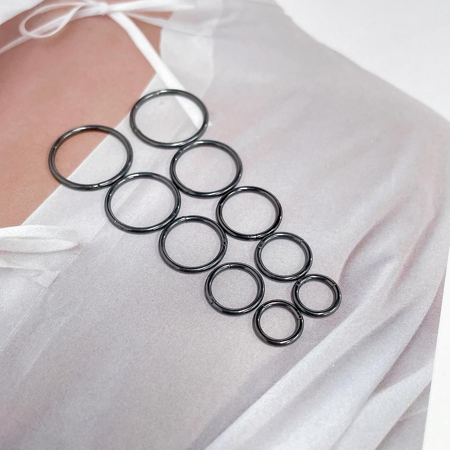 NewZenro 5Pairs Surgical Stainless Steel 16G Sleeper Cartilage Daith Tiny Small Hoop Earrings Mini Septum Hinged Clicker Nose Ring Helix Tragus Piercings Unisex Fashion Huggie Hoops Set 6-14MM