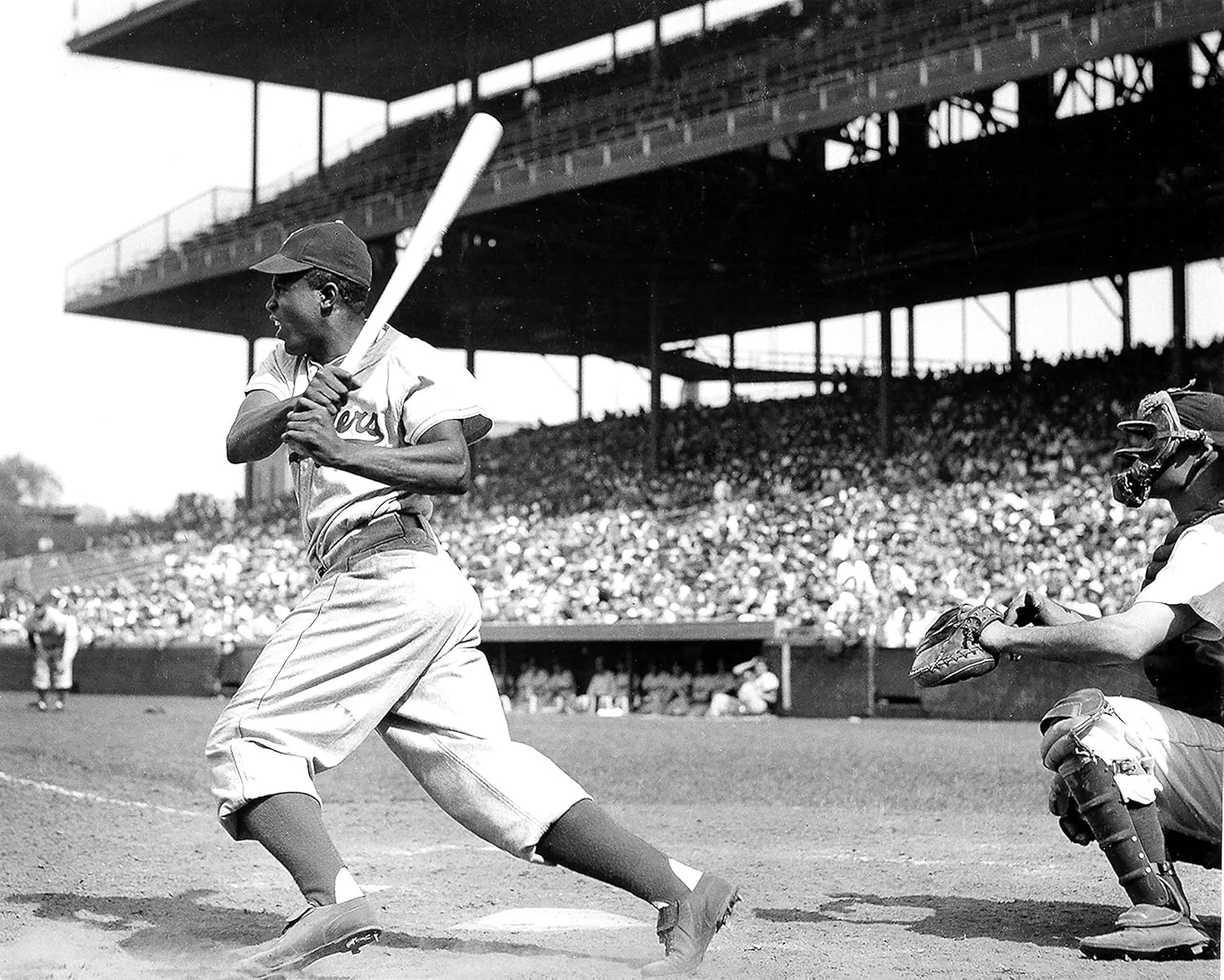 Legends Gallery Brooklyn Dodgers Jackie Robinson At Bat In 1948 8x10 Photo