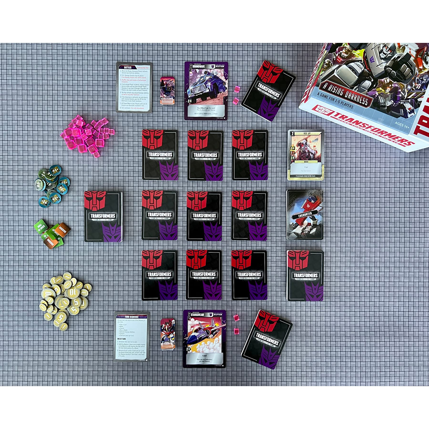 Gra do budowania talii Transformers od Renegade Games Studio: rozszerzenie Rising Darkness - samodzielna ekspansja, od 14 lat, 1-5 graczy, 45-90 minut