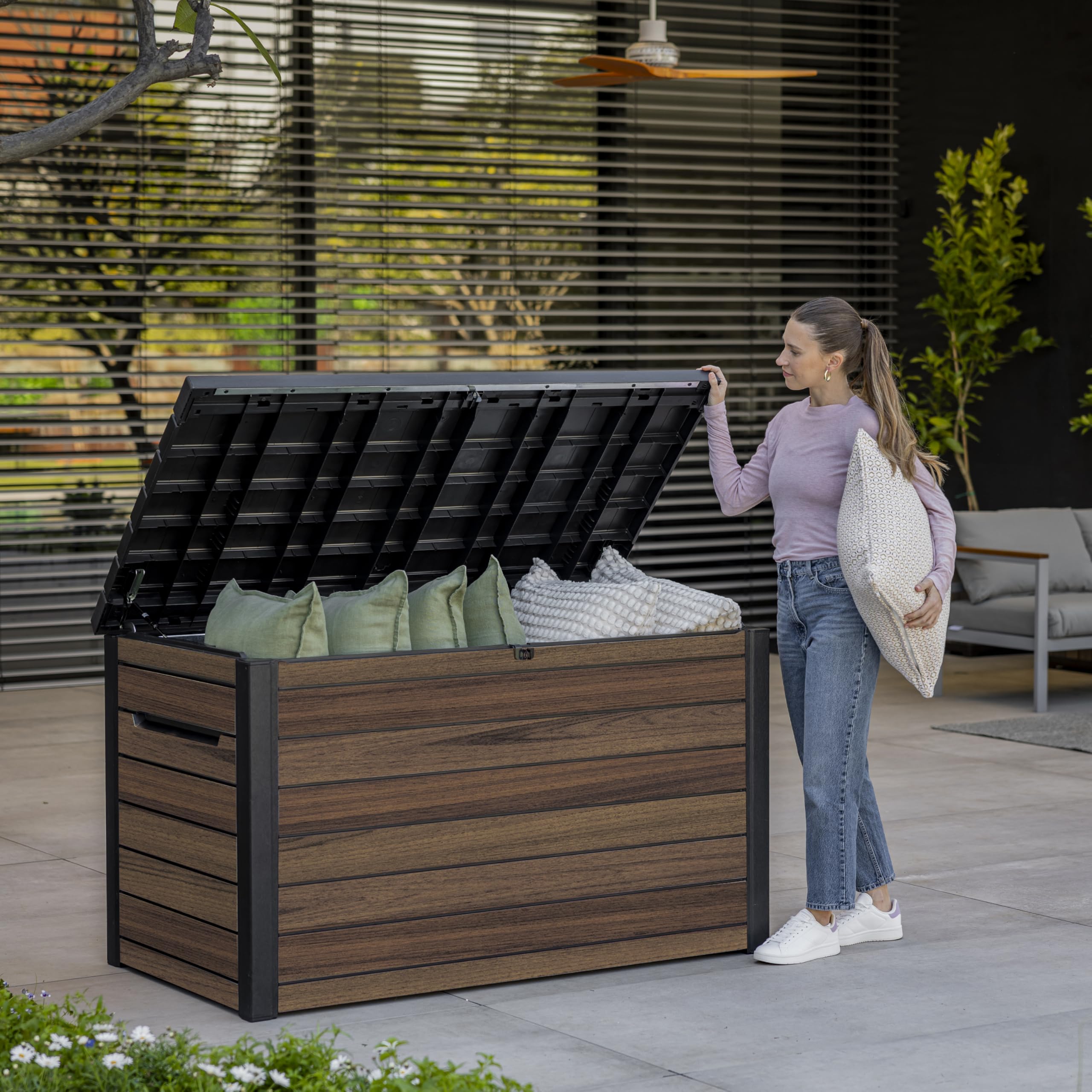 Keter Signature Ontario 870L Outdoor Storage Box – Rosewood | Weather‑Resistant Wood‑Look Storage Box with Lockable Lid, Extra Seating for 2, UV‑Protected Garden Storage - 2