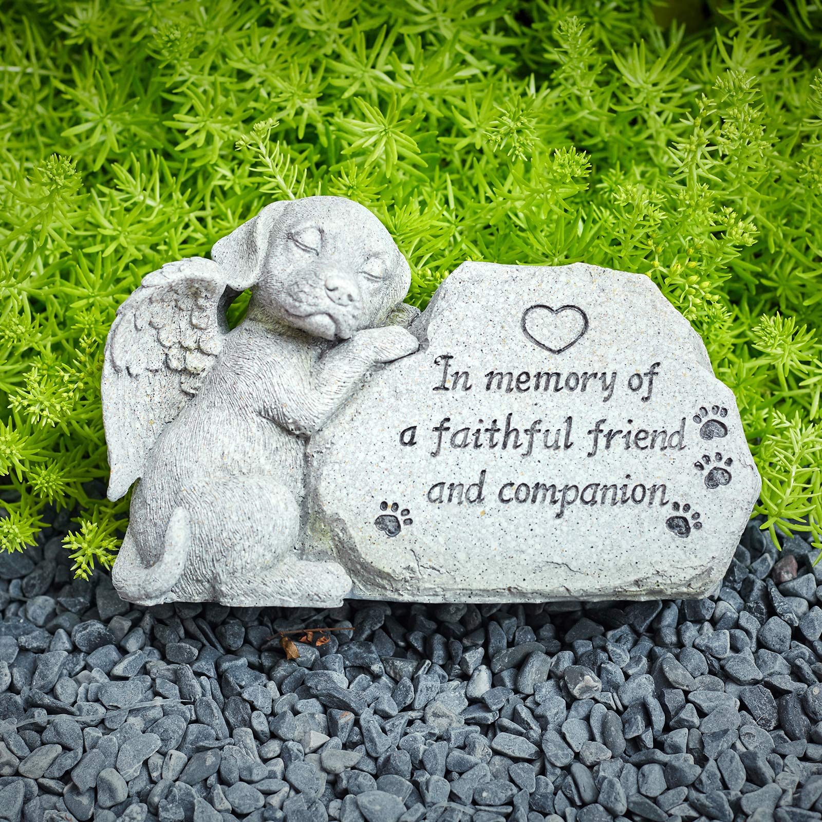 Estatua conmemorativa de perro angélico, figura de perro durmiendo, marcador de tumba al aire libre, regalo de condolencias, acabado de piedra antigua, 8.85 pulgadas