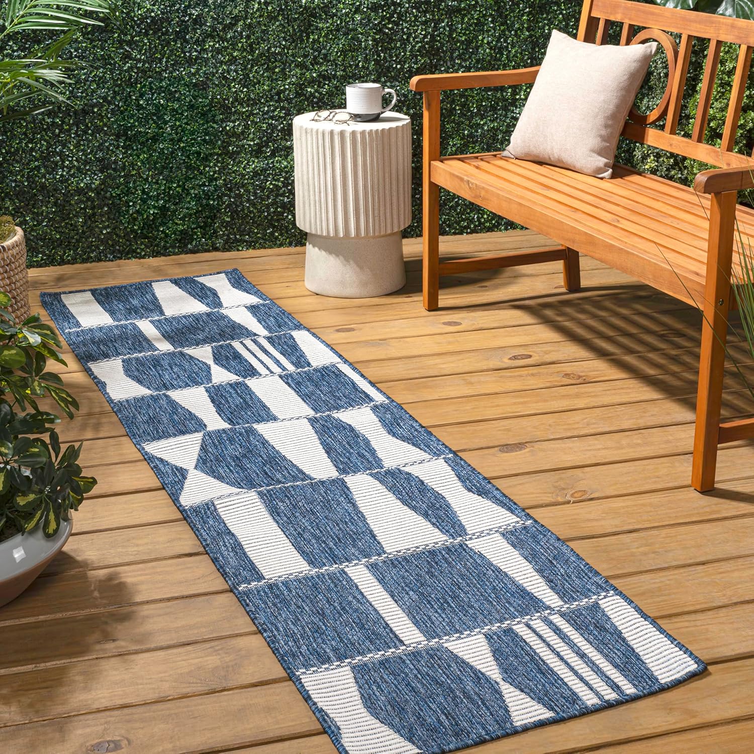 JONATHAN Y Abstract Two-Tone Indoor Outdoor Runner Rug 2X8 Navy/Cream, Lucian Modern Geometric for Backyard, Patio, Porch, Easy-Cleaning, High Traffic, Pet-Friendly, Non-Shedding (TSN303B-28)