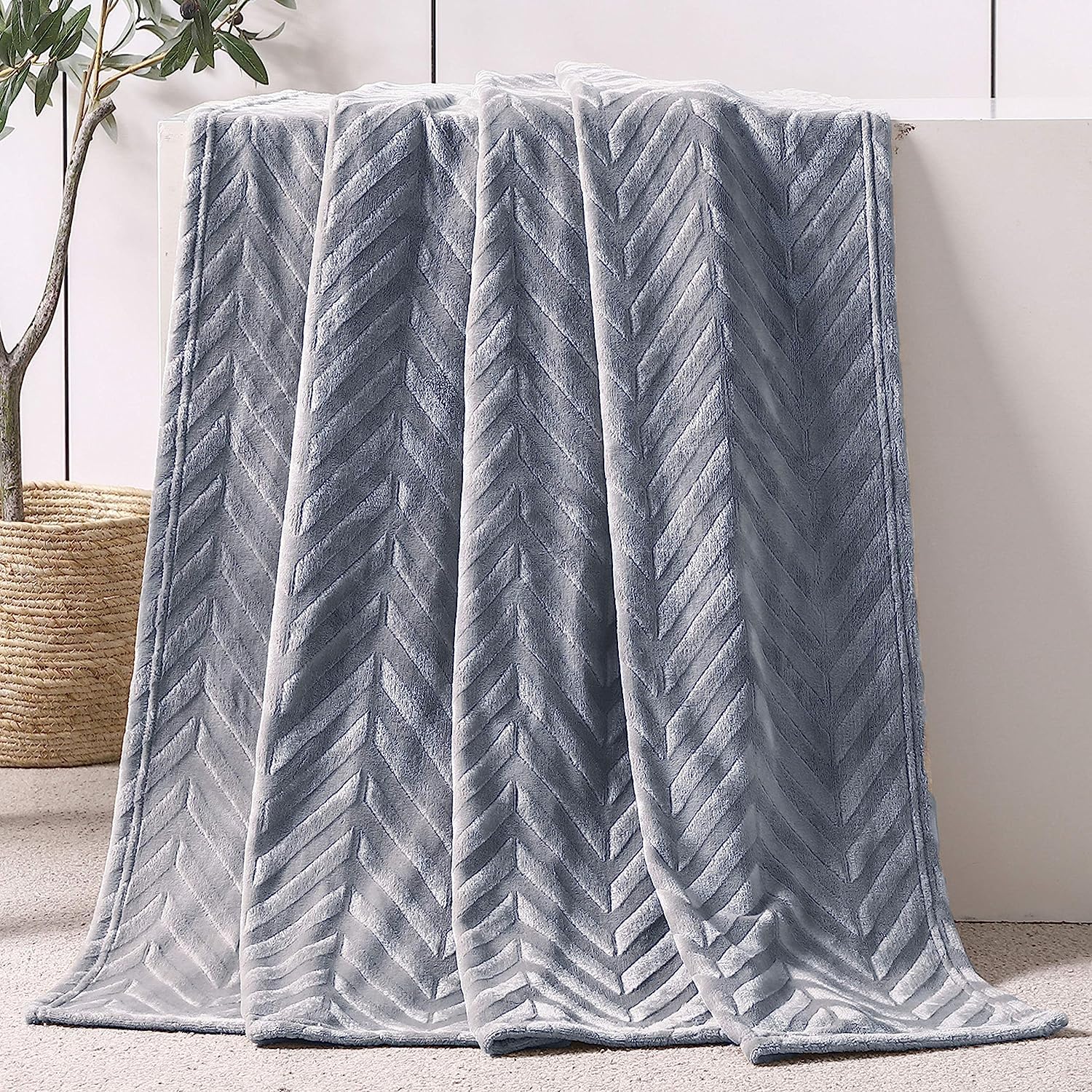 Whale Flotilla Manta para Sofá con Estampado de Chevron, Cálida Manta para Cama Polar de Franela Supersuave y Acogedora, 150 x 200 cm, Gris