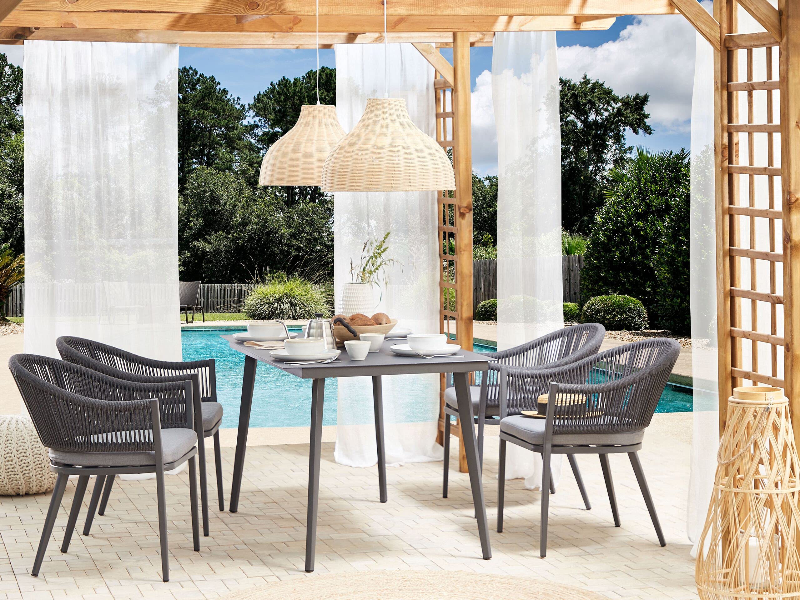 Beliani Gartentisch Aluminium Glasplatte Steinoptik rechteckig 140x80 cm grau Mileto