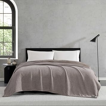 Vera Wang - Queen Size Blanket, Soft Textured Bedding with Cozy Chenille Finish & Refined Jacquard Weave, Throw Blanket for Bed or Couch with Whip-Stitch Hem Brown