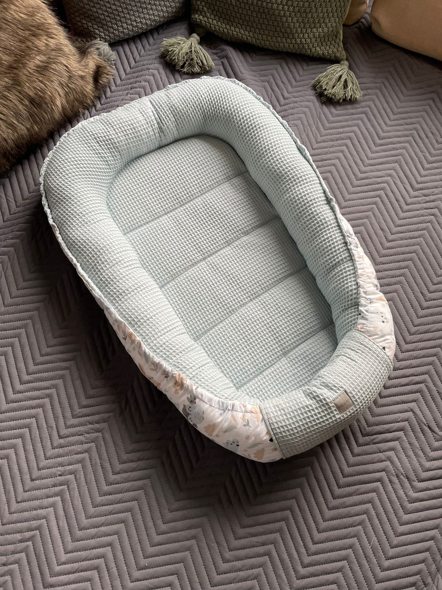 LOOLAY Babynest 85 cm x 60 cm - Baby nestchen aus Waffelpique Bio- Baumwolle -Babynestchen Neugeborene Handmade EU - Minze Waffelpique Hase Beige