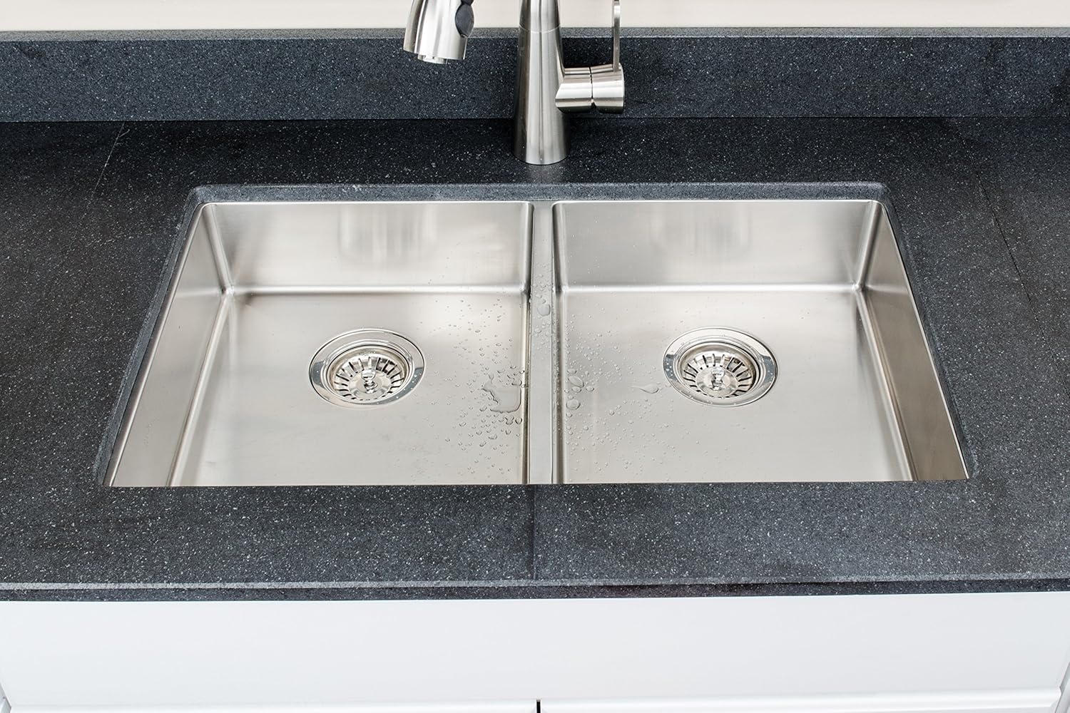 Wells Handcrafted 30-inch 18-gauge Undermount 50/50 Double Bowl ADA Compliant Stainless Steel Kitchen Sink with Strainer