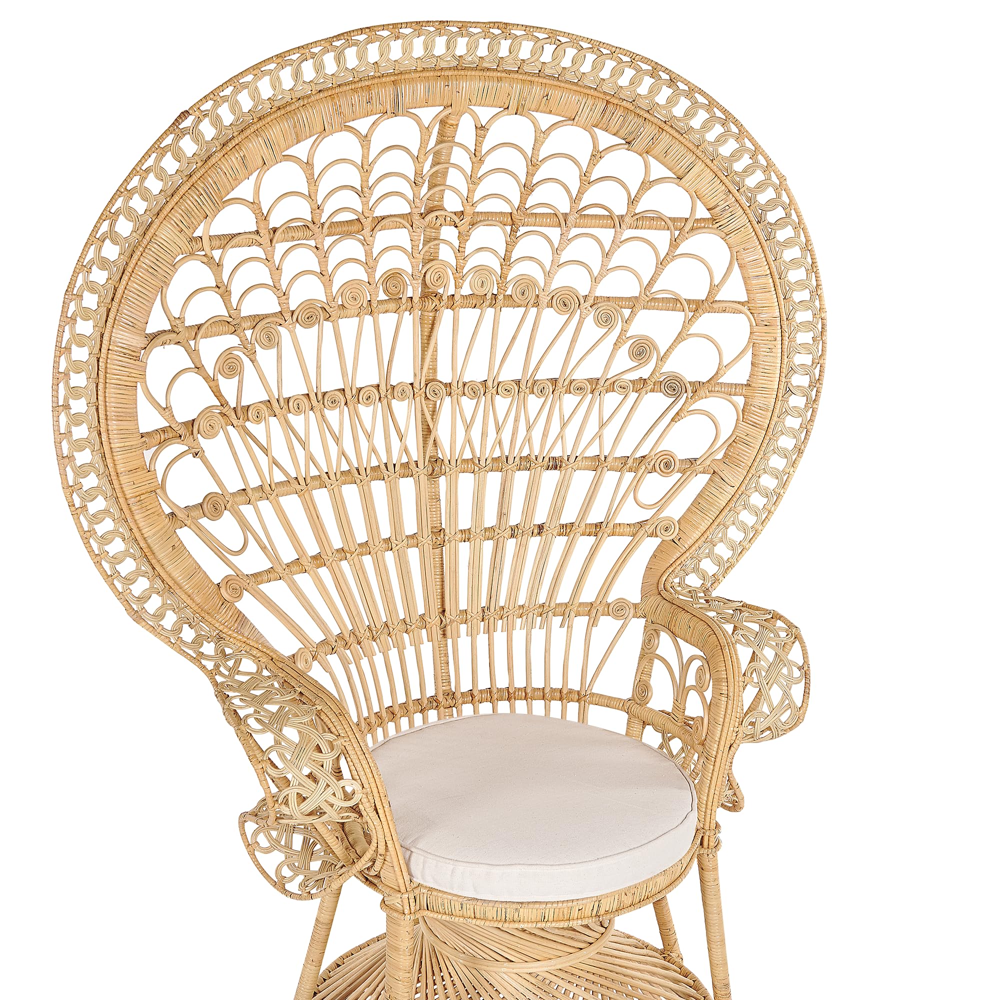 Beliani Outdoor/Indoor Pfauensessel aus Rattan beige mit Sitzkissen Boho Stil Emmanuelle
